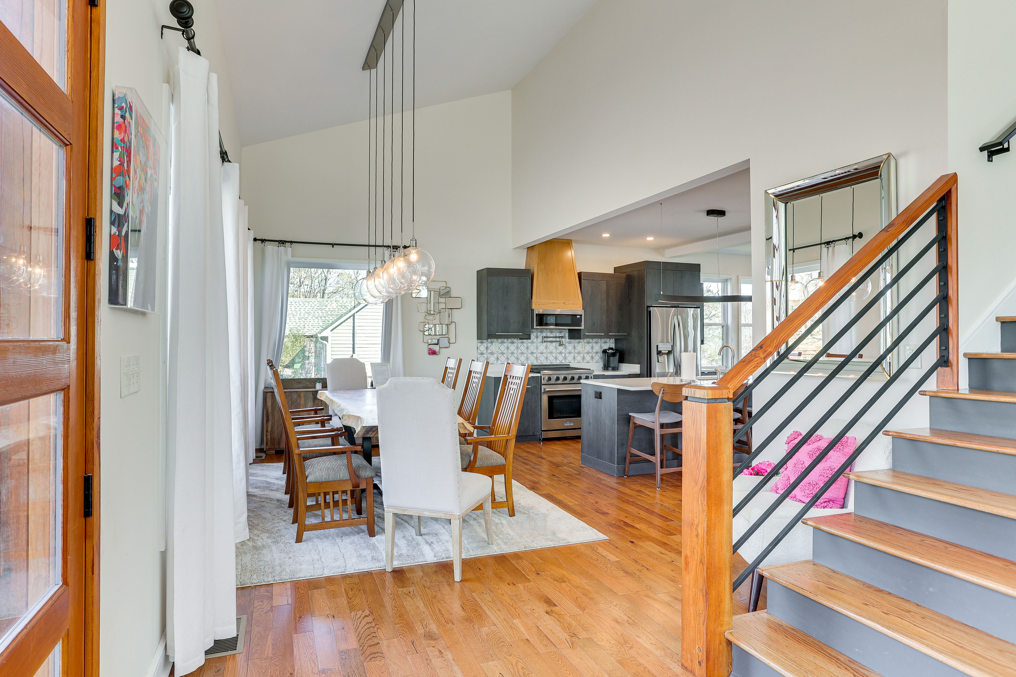 Dining Area | Dishware/Flatware | 1st Floor