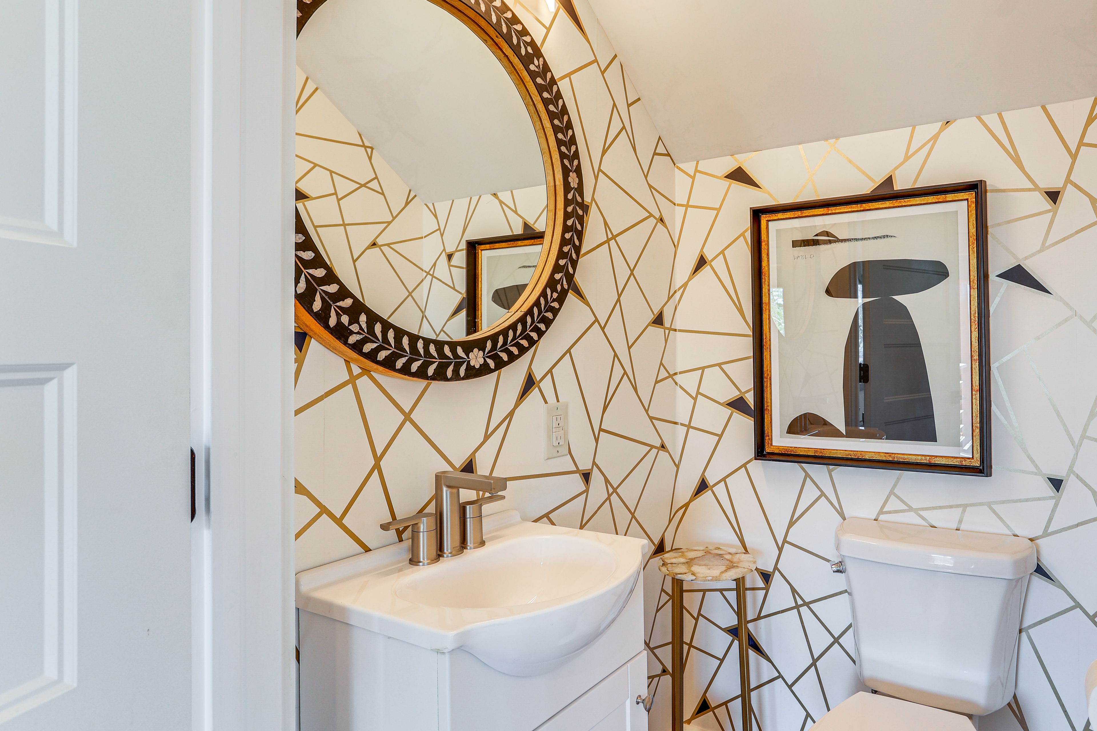 Half Bathroom | 1st Floor