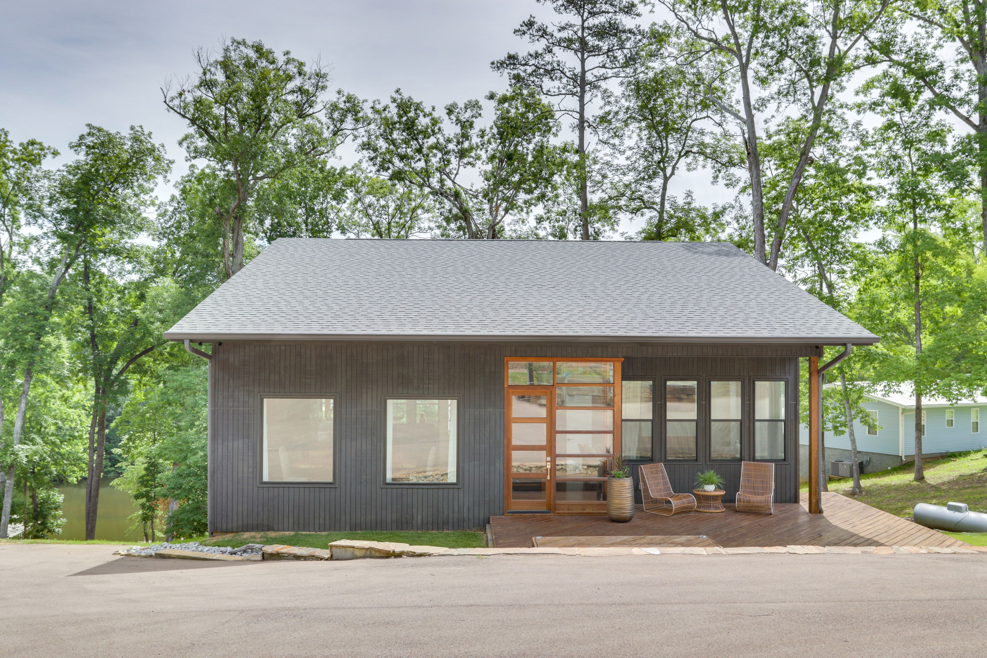 Parking | Driveway (6 Vehicles) | RV/Boat/Trailer Parking On-Site