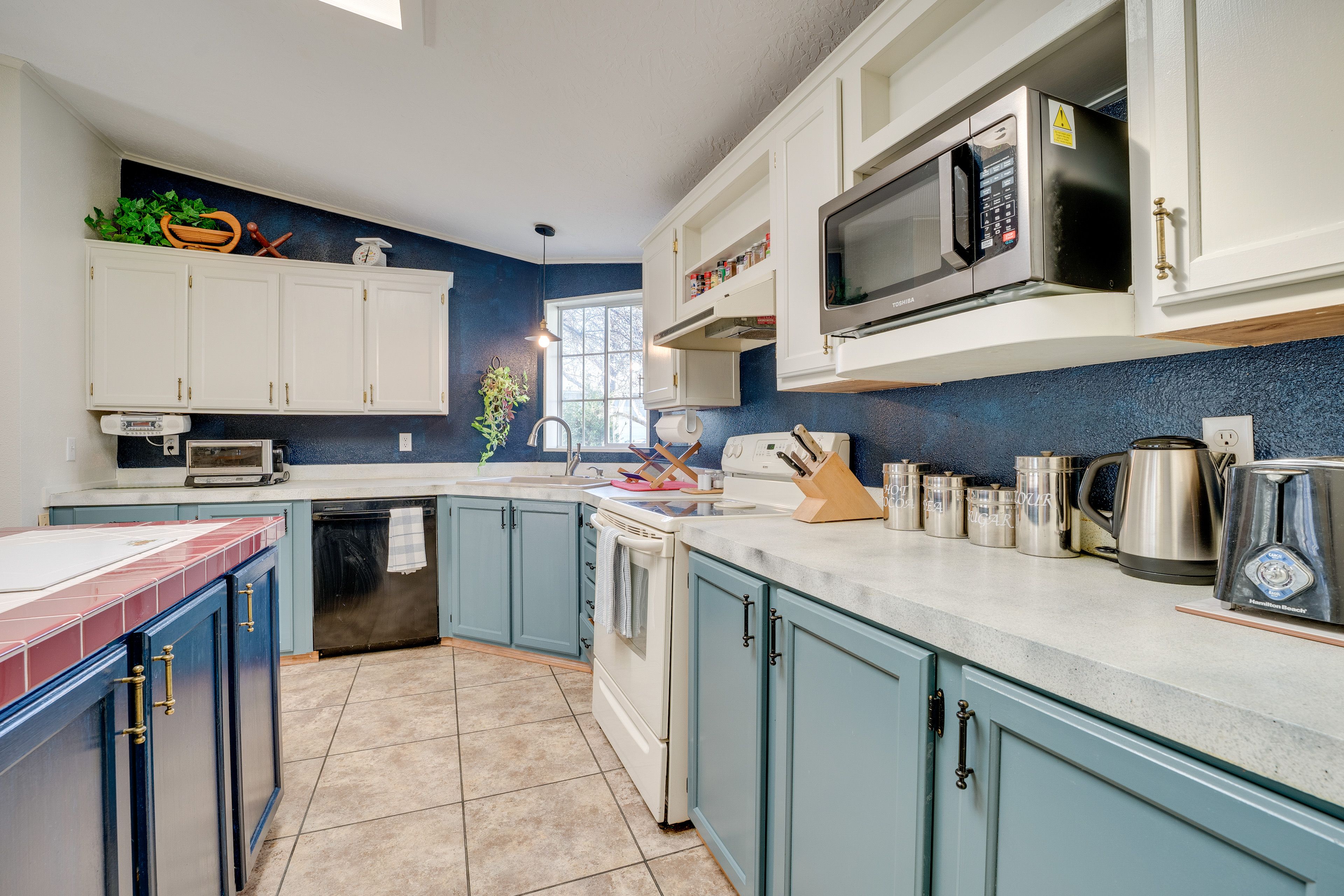 Kitchen | Drip Coffee Maker | Dishwasher | Toaster Oven | Kettle