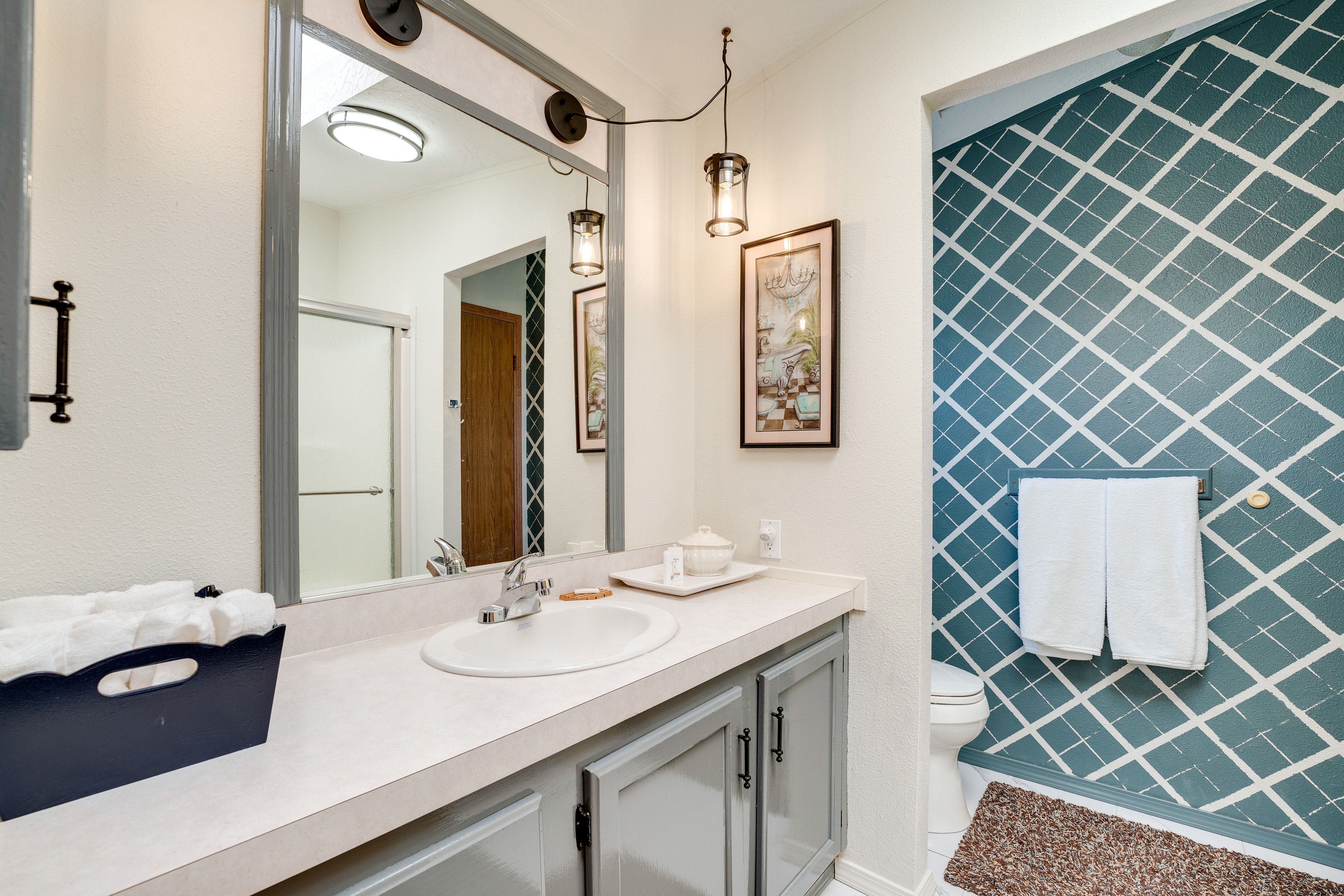 Full Bathroom