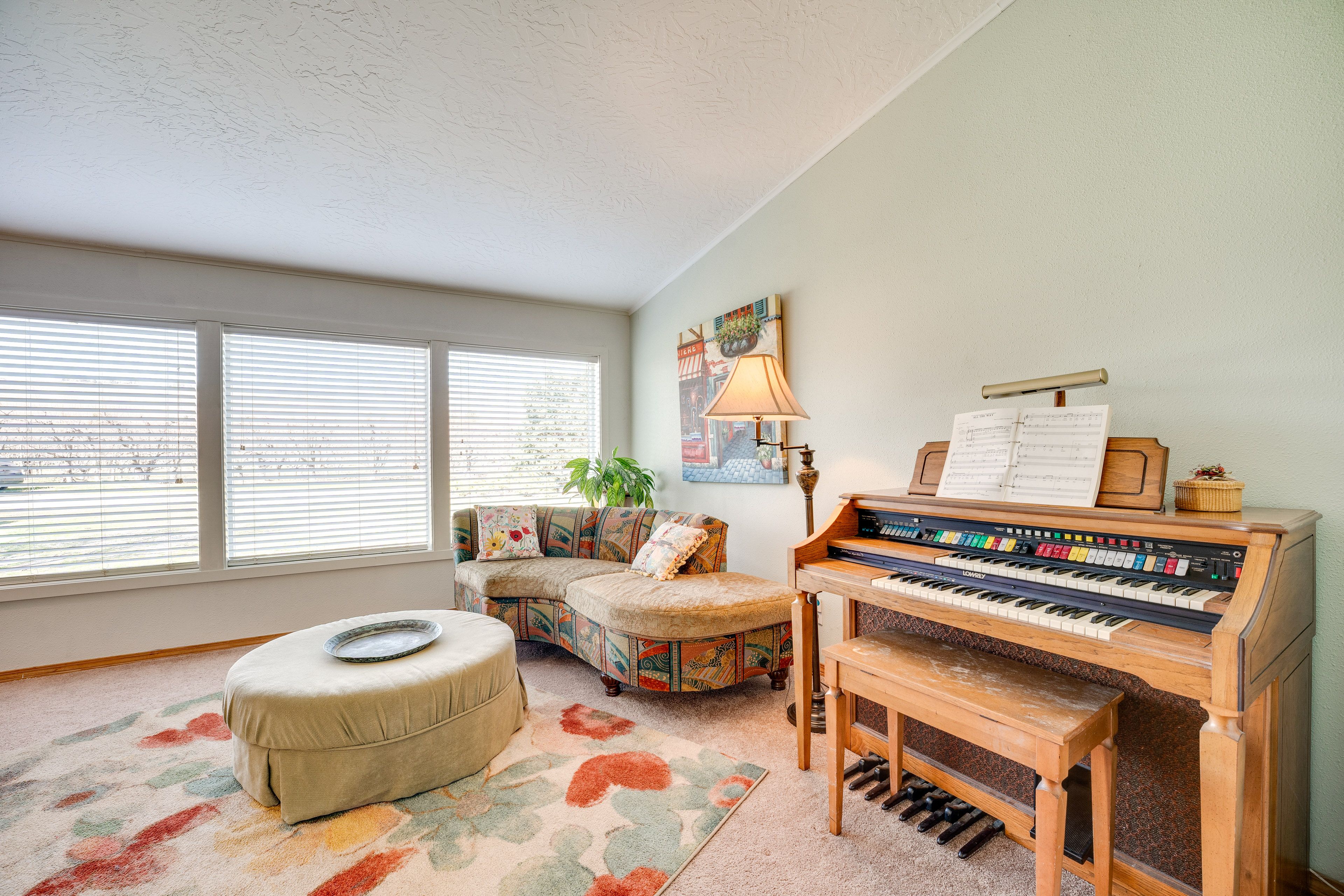 Sitting Room | Piano