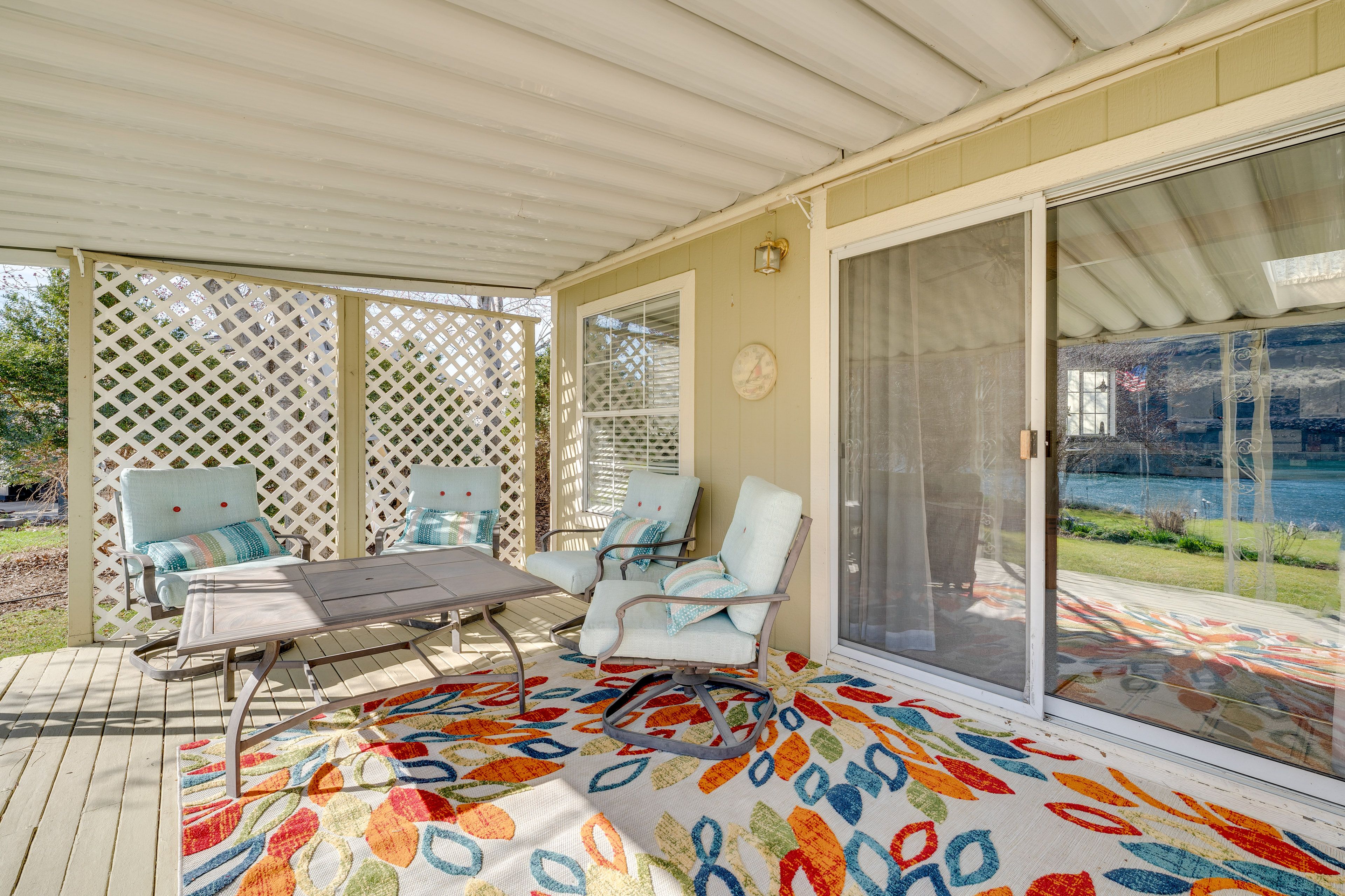 Covered Patio | Outdoor Seating