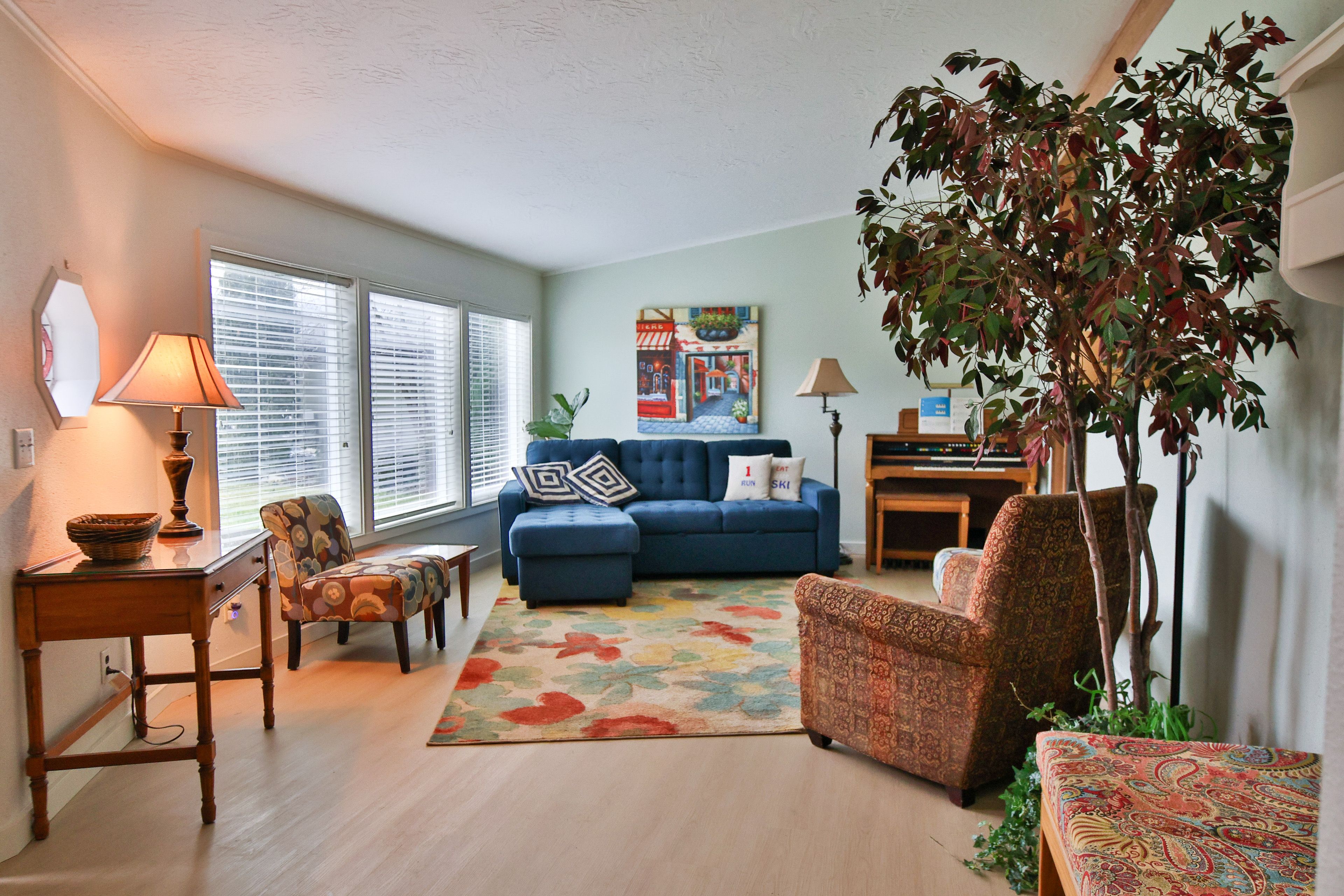 Sitting Room | Piano
