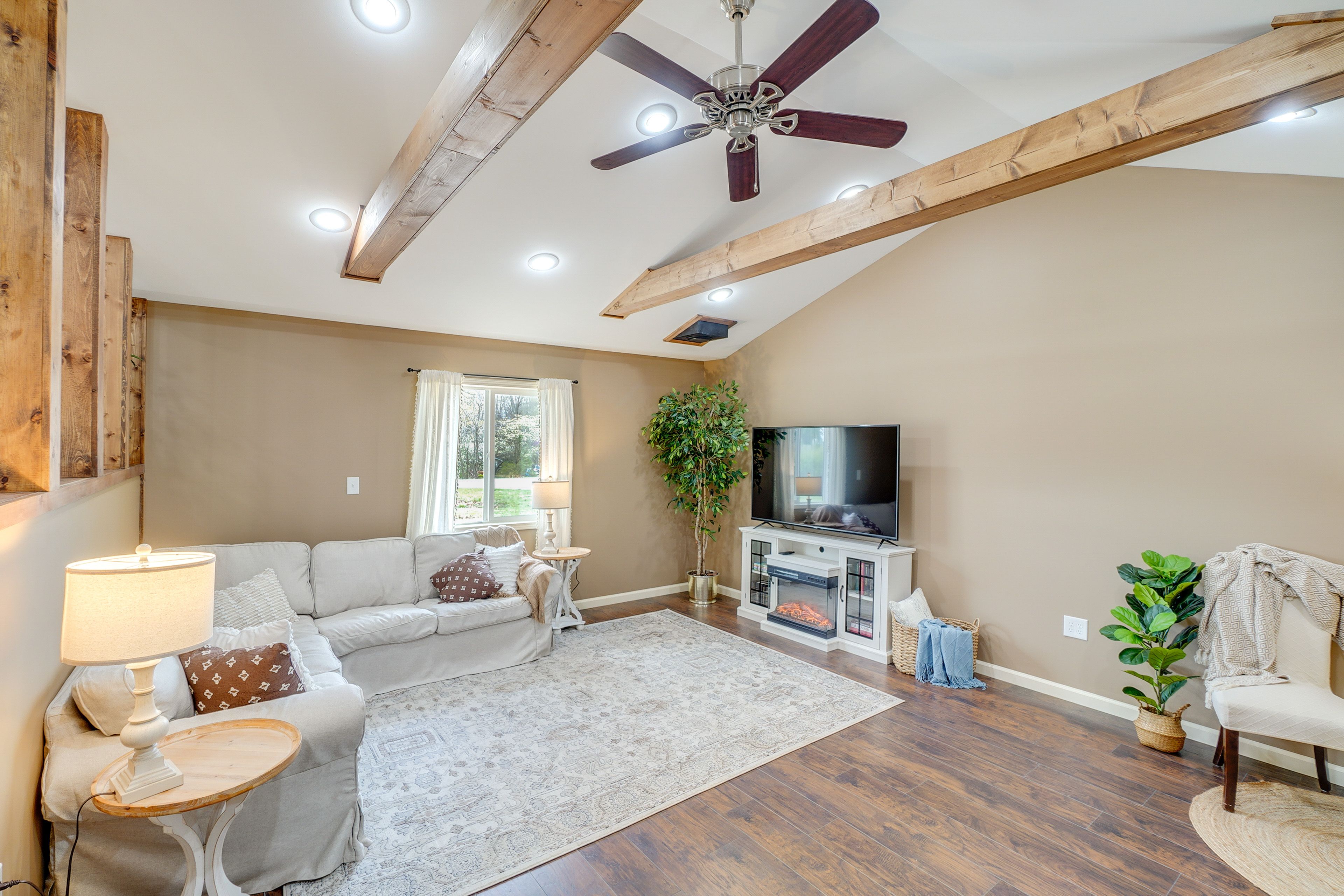 Living Room | Smart TV