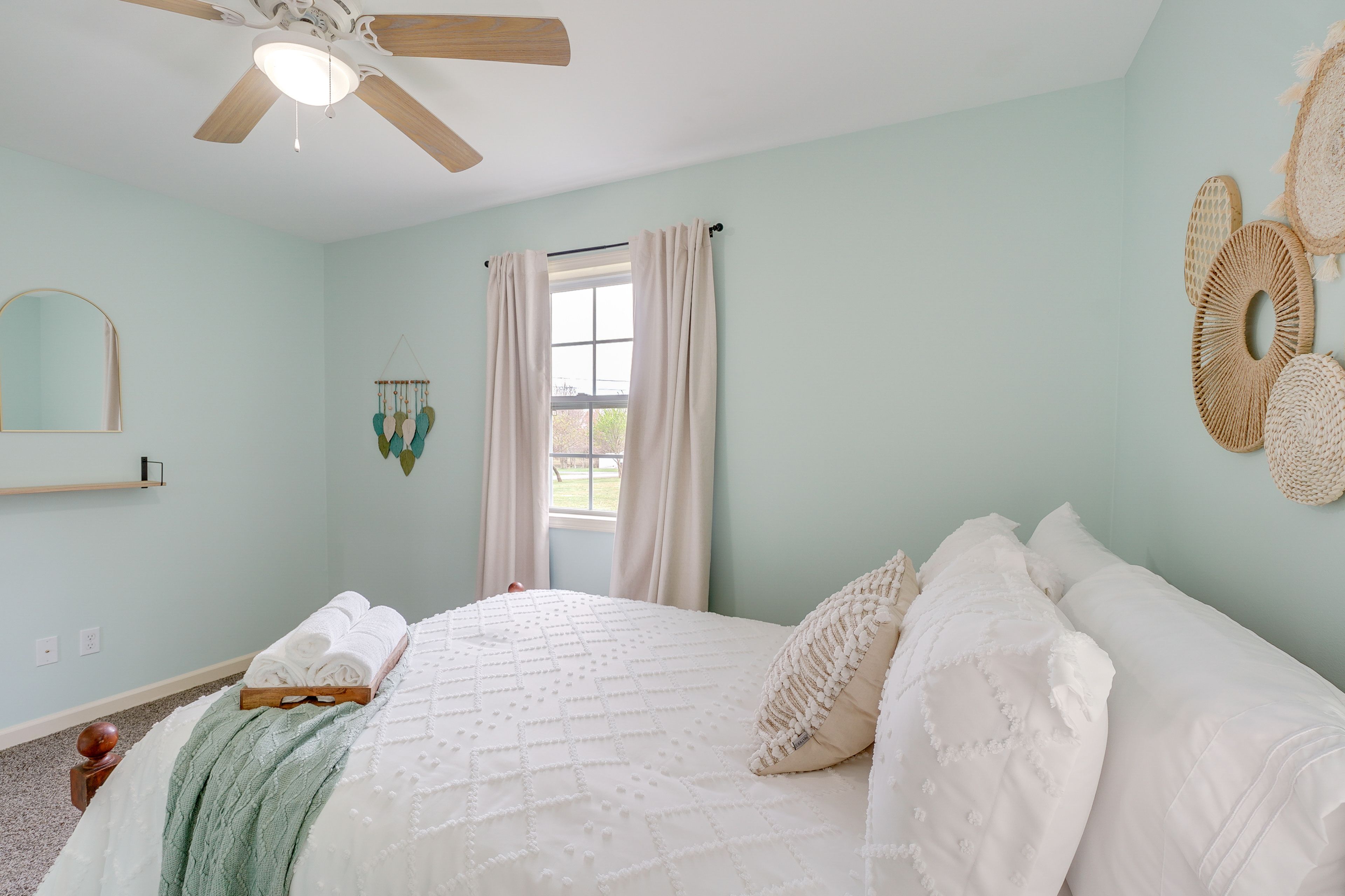 Bedroom 2 | Queen Bed