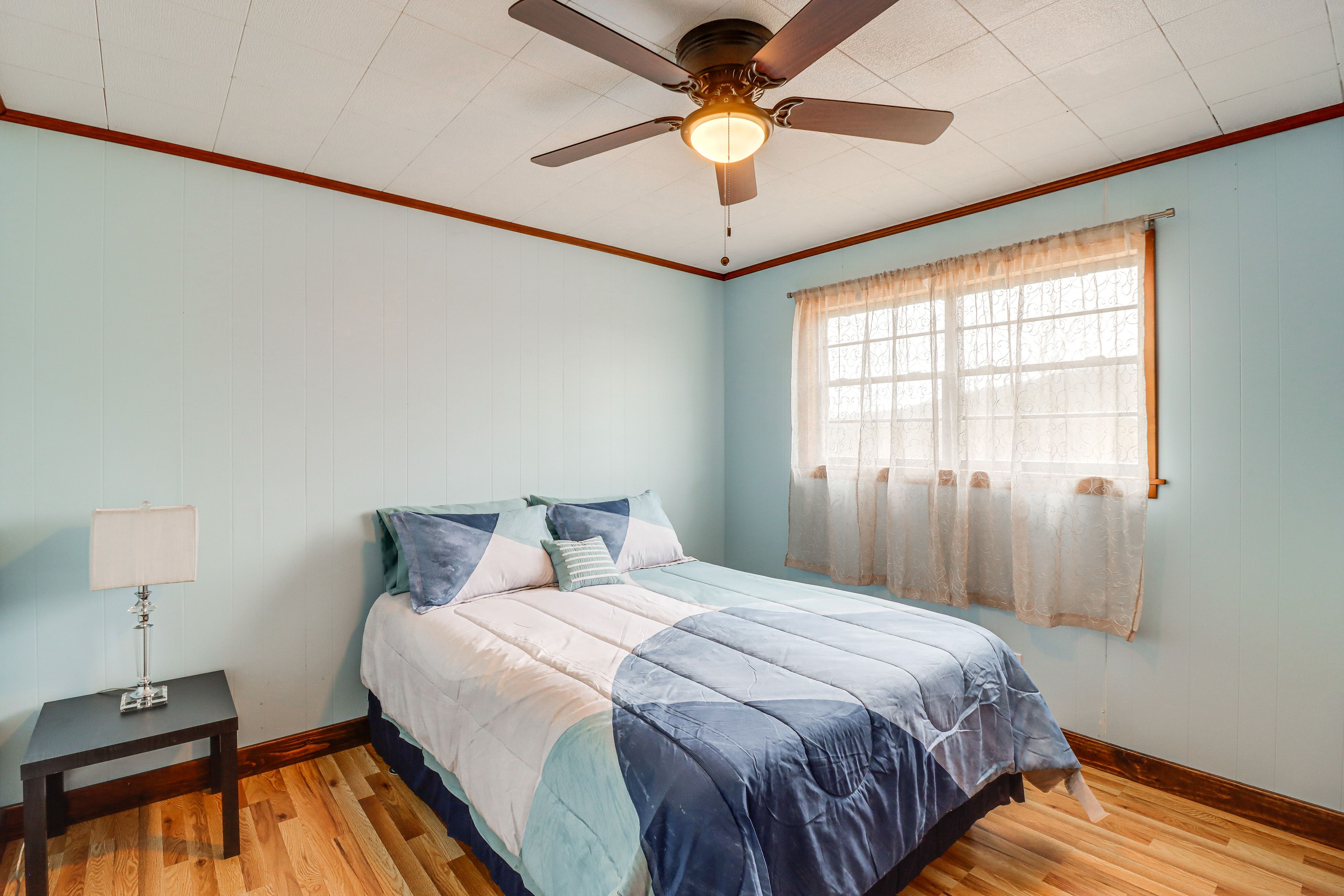 Bedroom 2 | Queen Bed