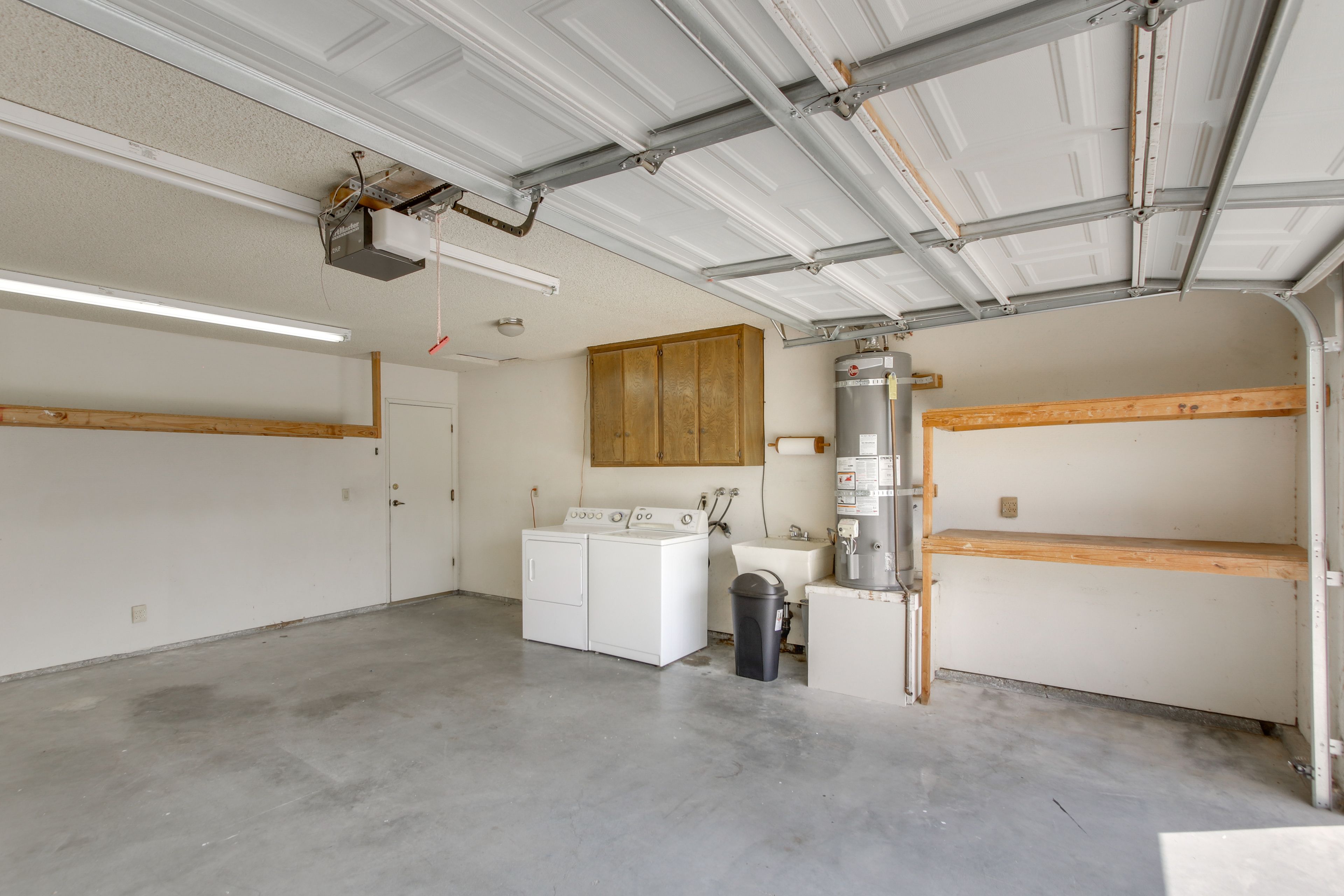 Garage Interior | Washer & Dryer