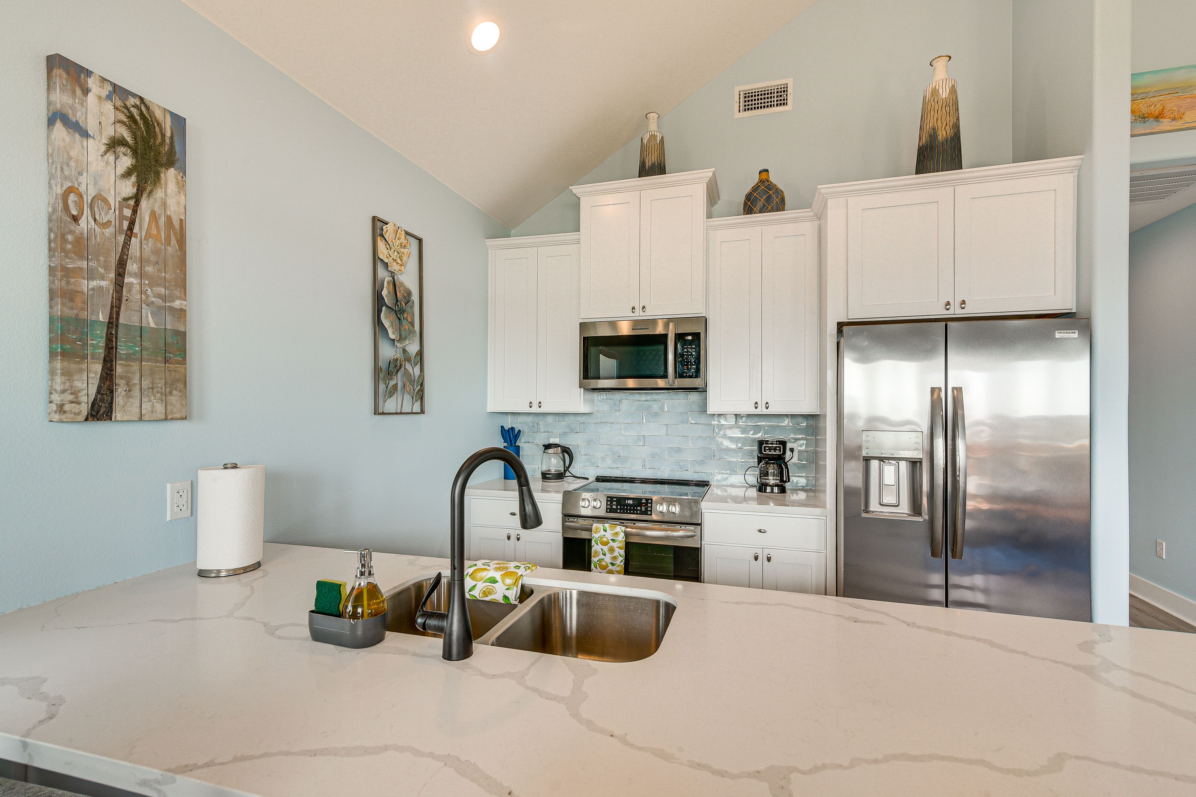 Kitchen | Dishware & Flatware | Trash Bags & Paper Towels