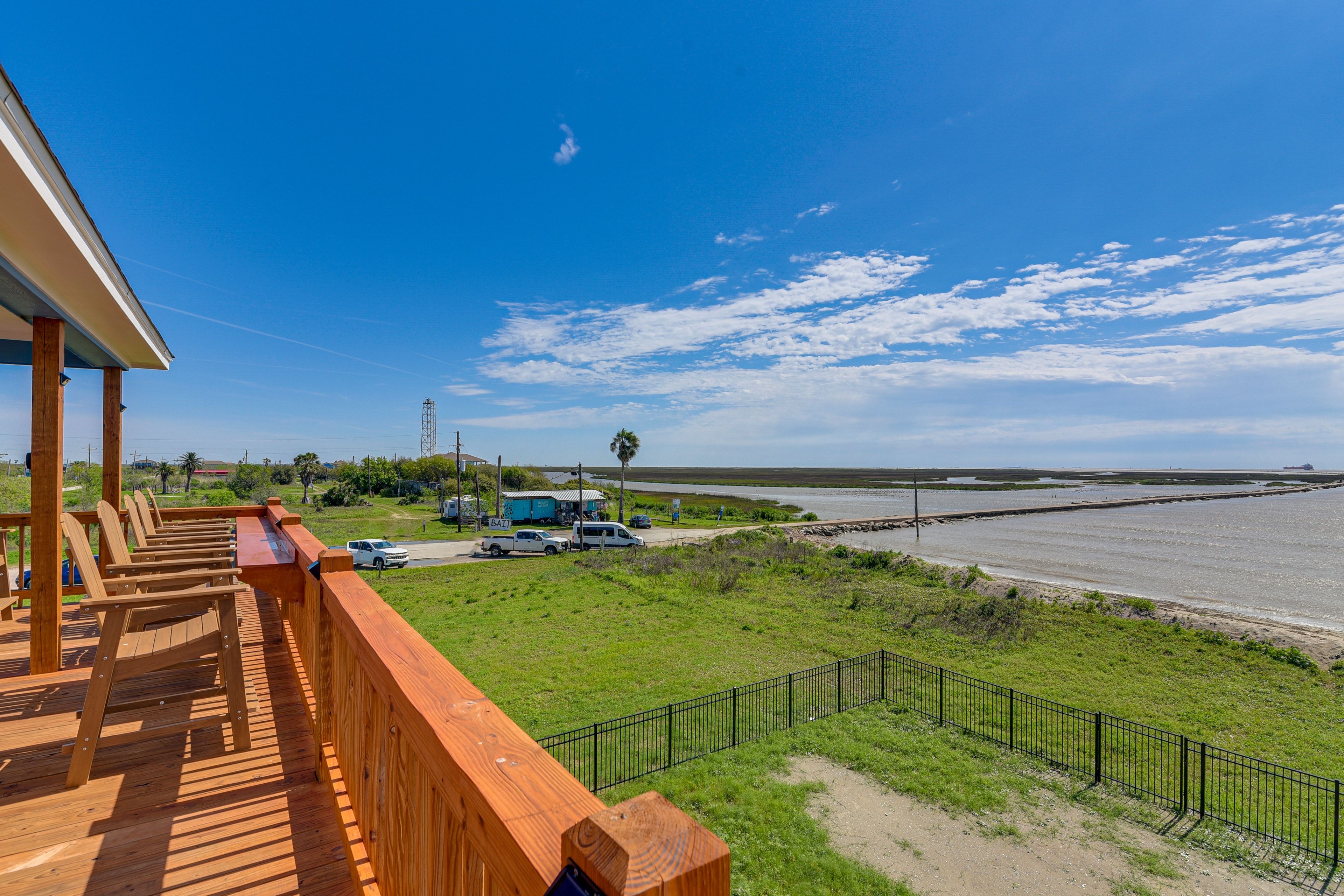 Deck | Beachfront View