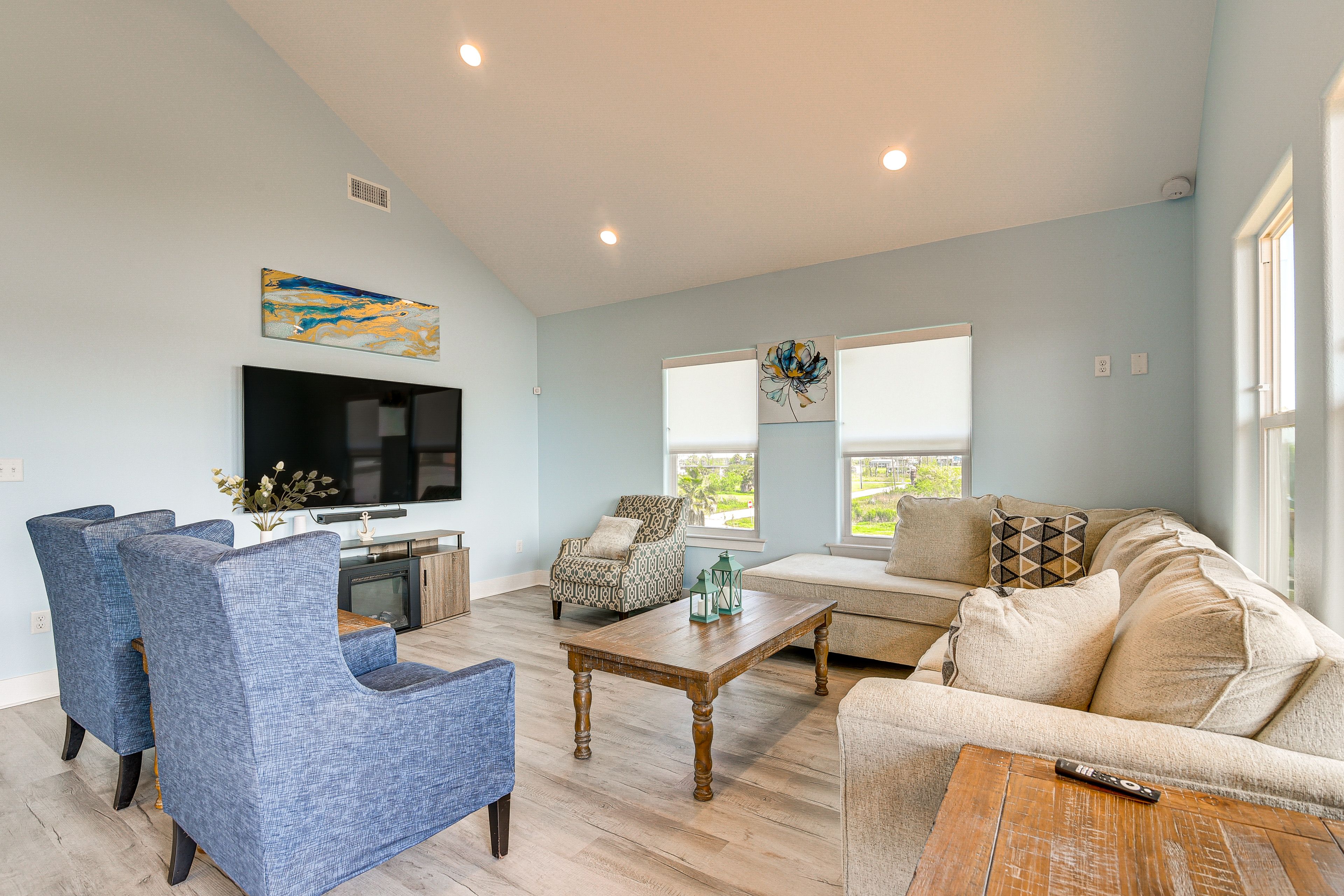 Living Room | King Sleeper Sofa