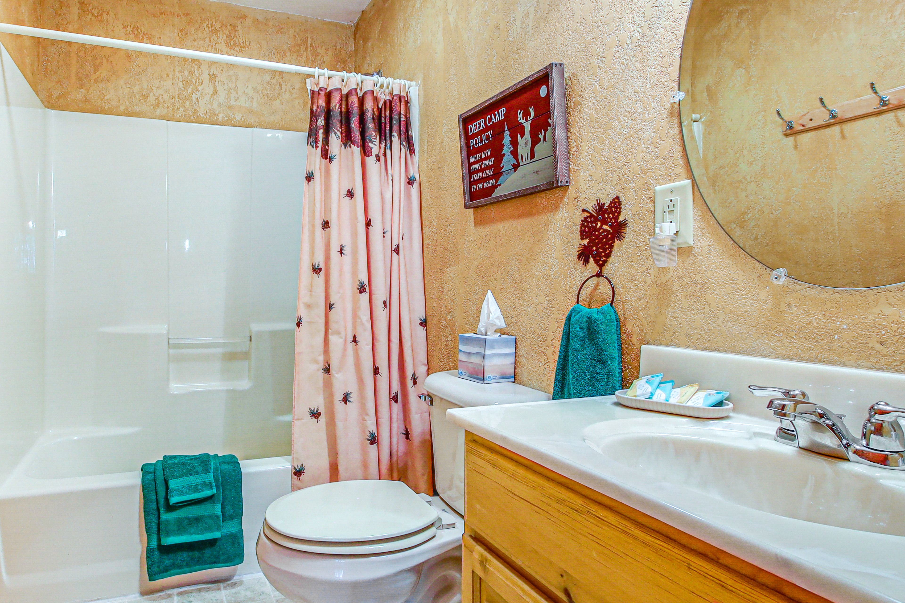 Full Bathroom | Complimentary Toiletries | Main Floor