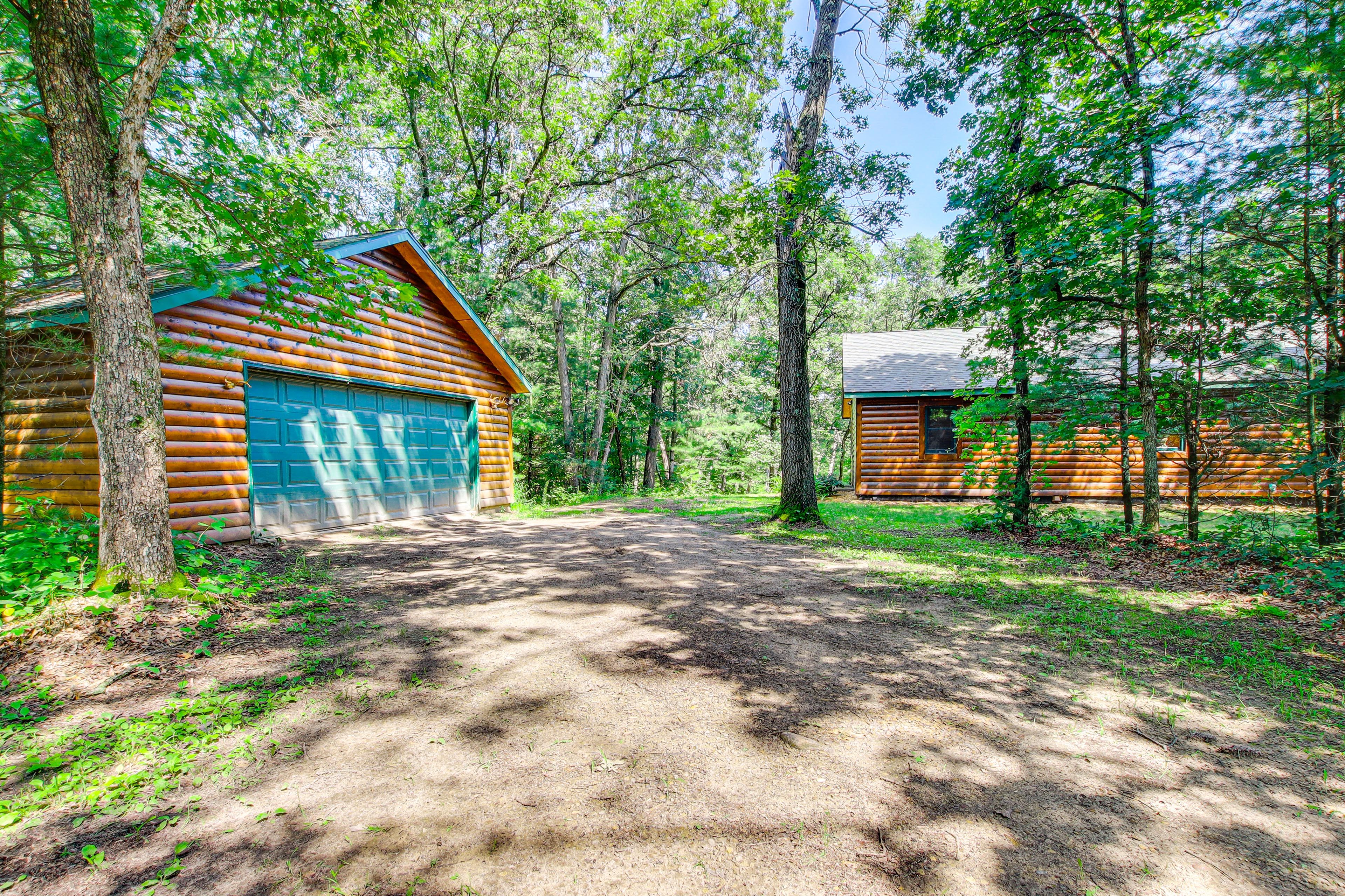 Parking | Driveway (3 Vehicles) | RV/Trailer Parking | Free Street Parking