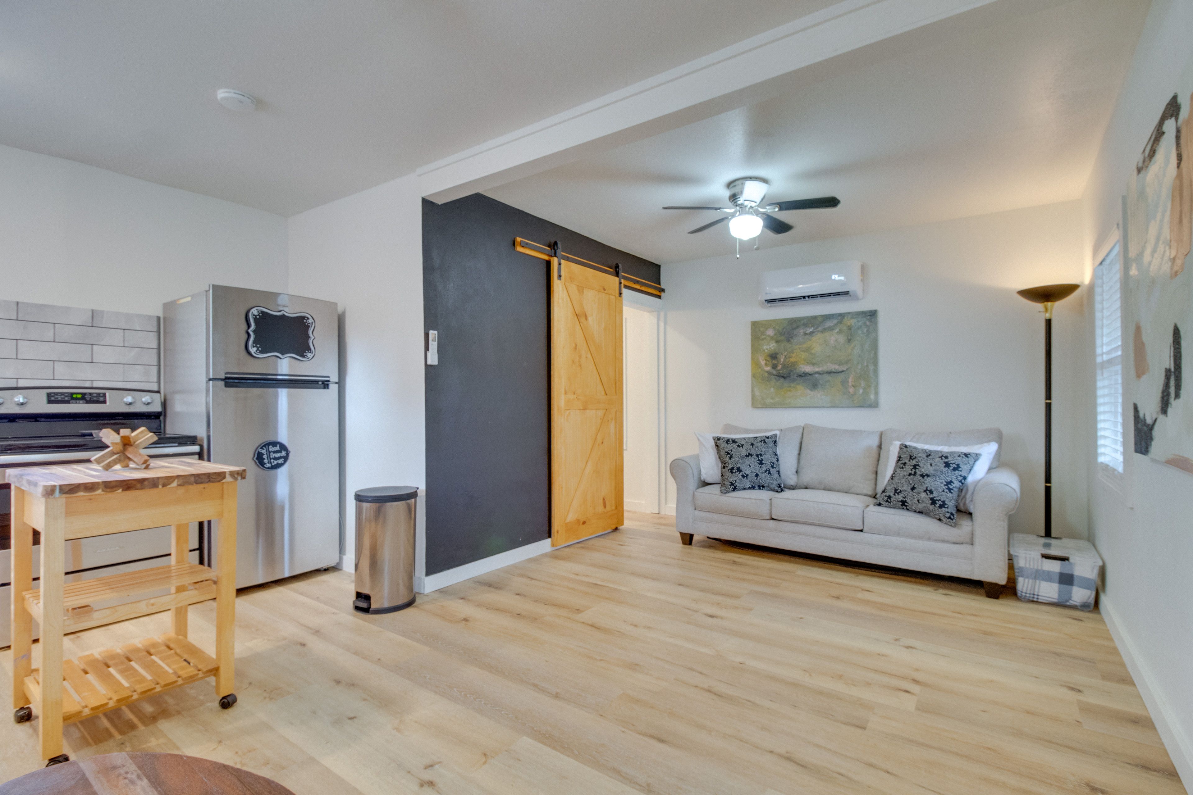 Living Area | Smart TV | Ceiling Fans | Queen Sleeper Sofa | Single Story