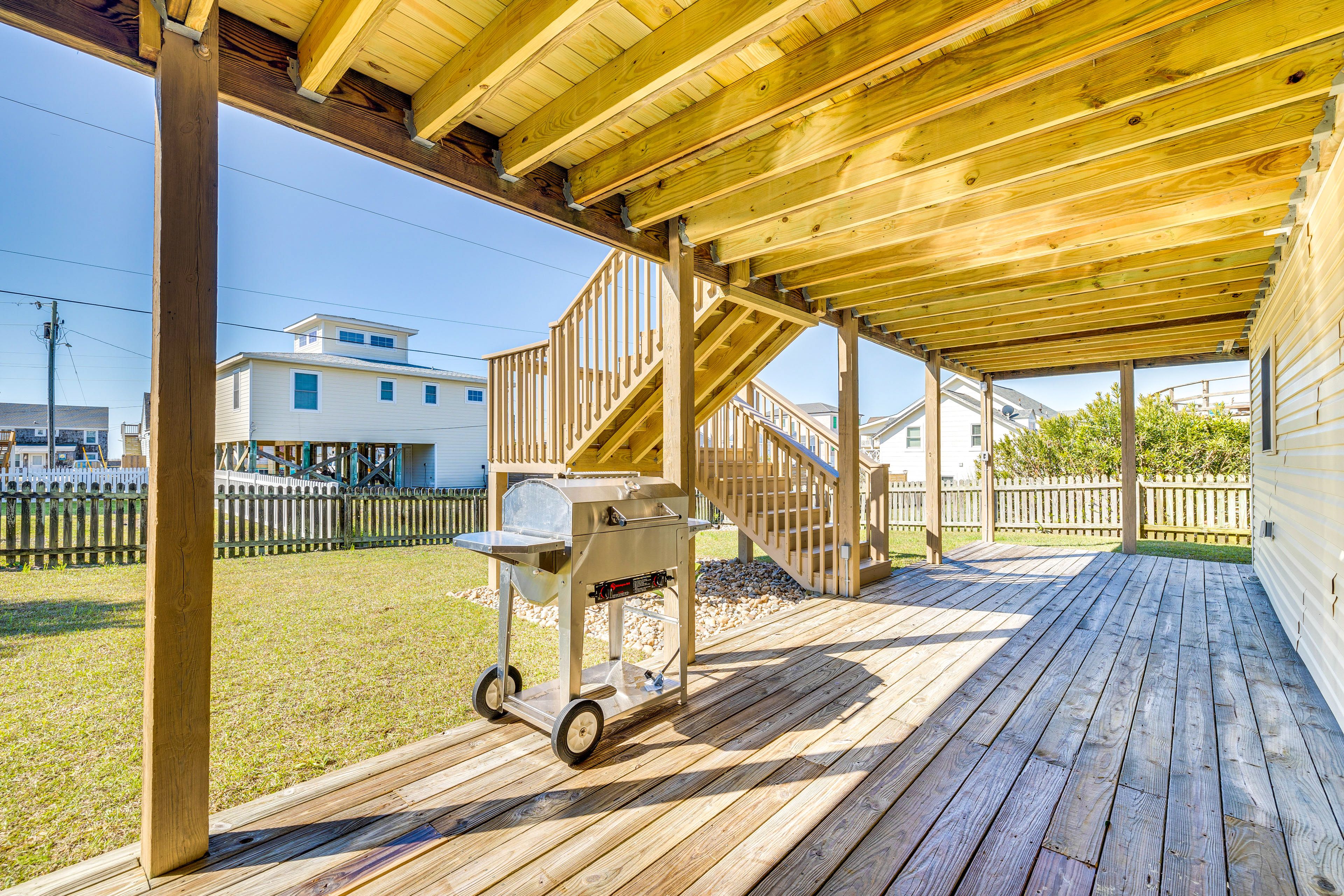 Covered Patio | Gas Grill