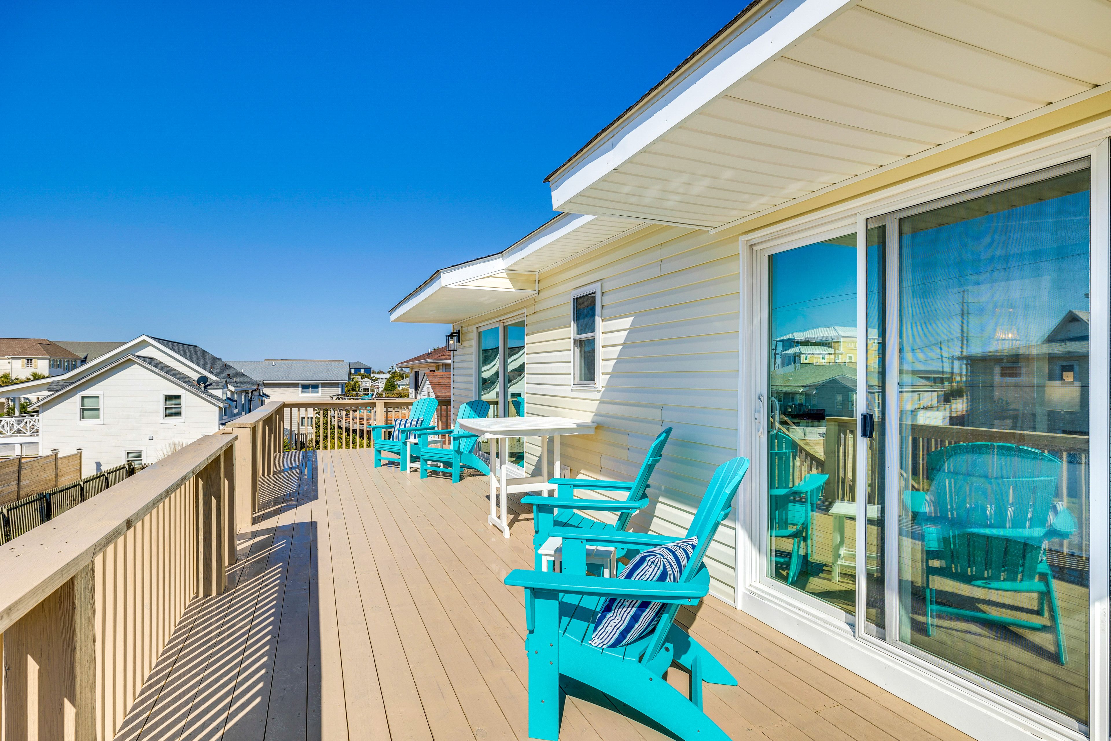 Deck | Lounge Seating
