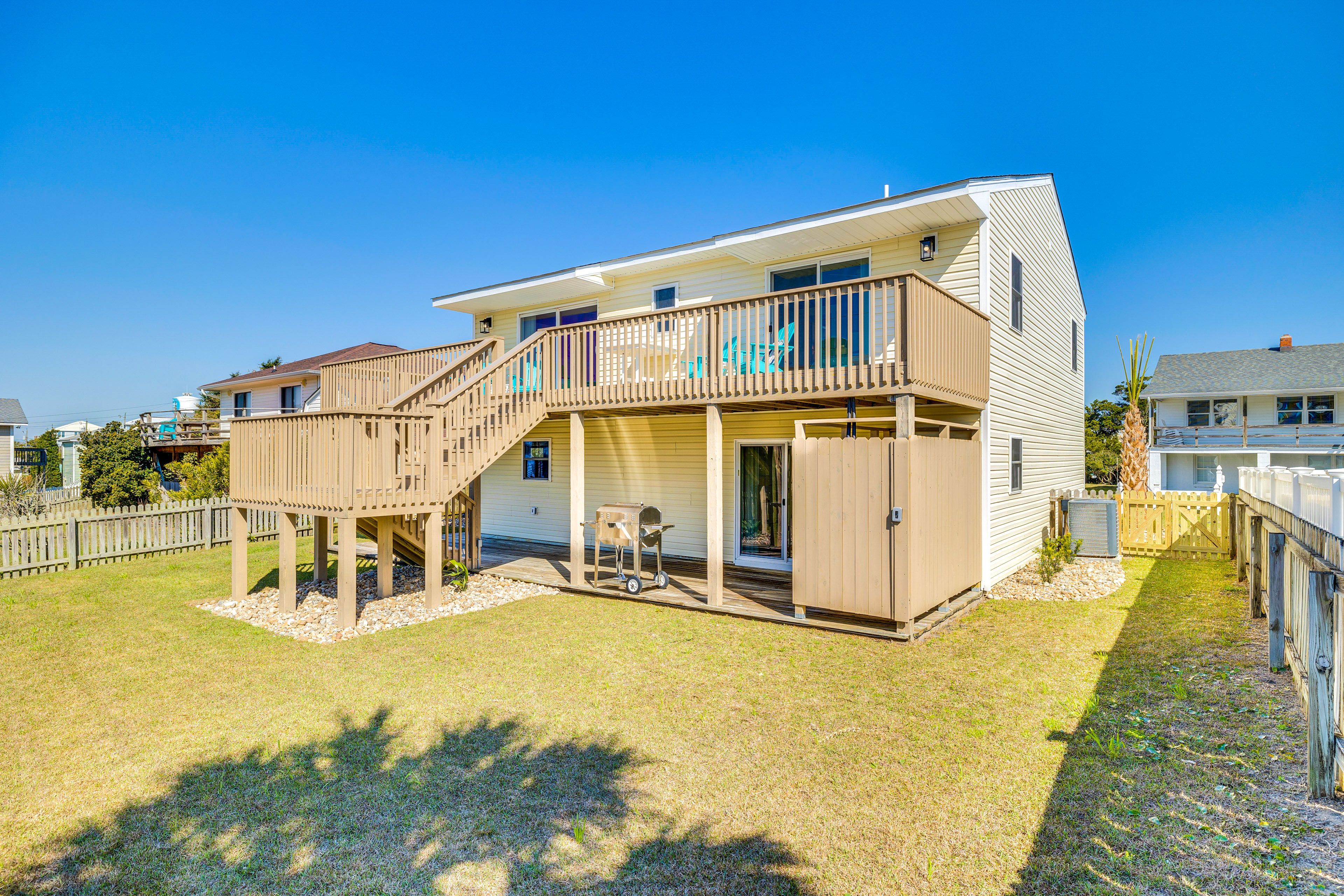 House Exterior | Outdoor Shower | Gas Grill | Deck | Fenced Backyard