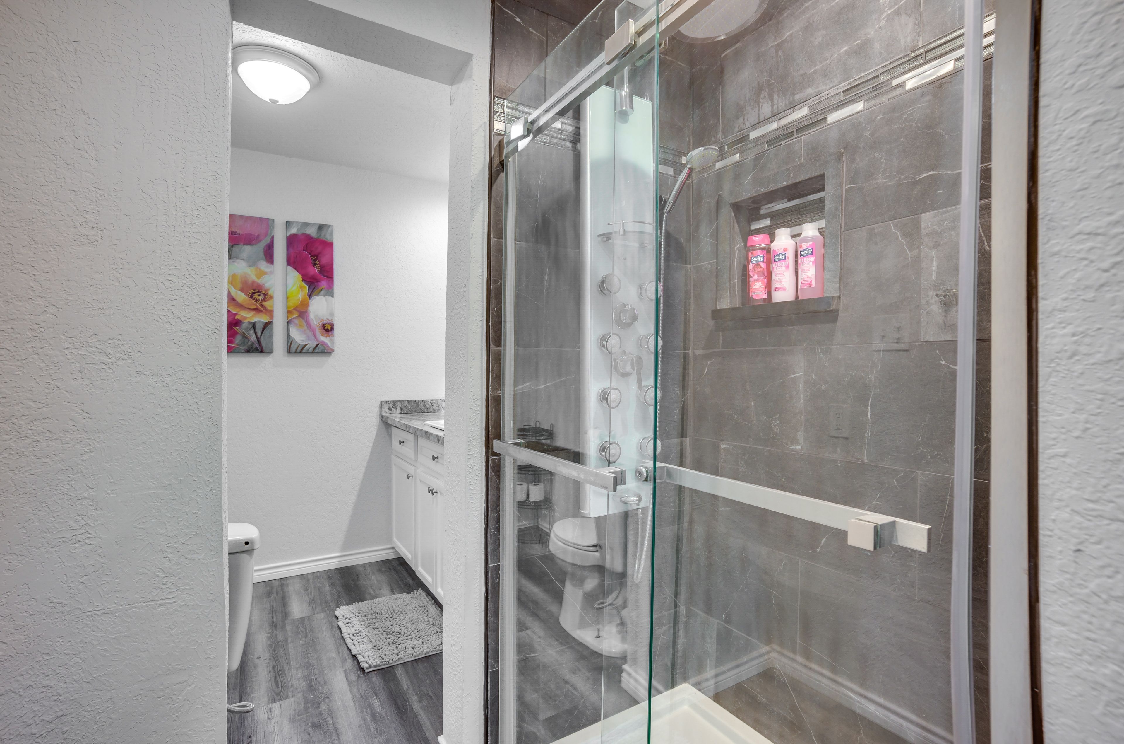 En-Suite Bathroom | 2nd Floor | Towels Provided
