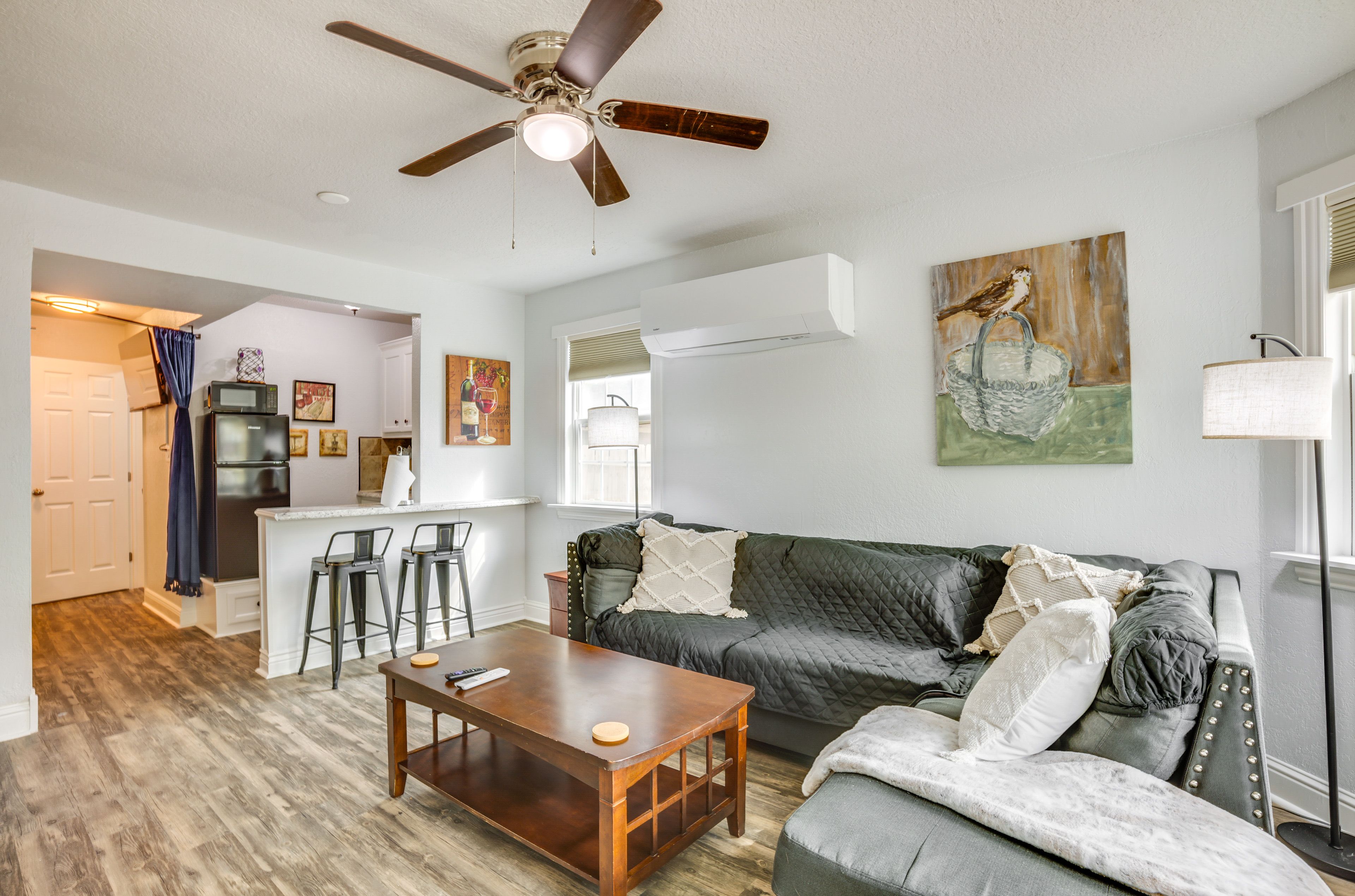 Conroe Vacation Rental | Studio | 1BA | 600 Sq Ft | 5 Steps Required