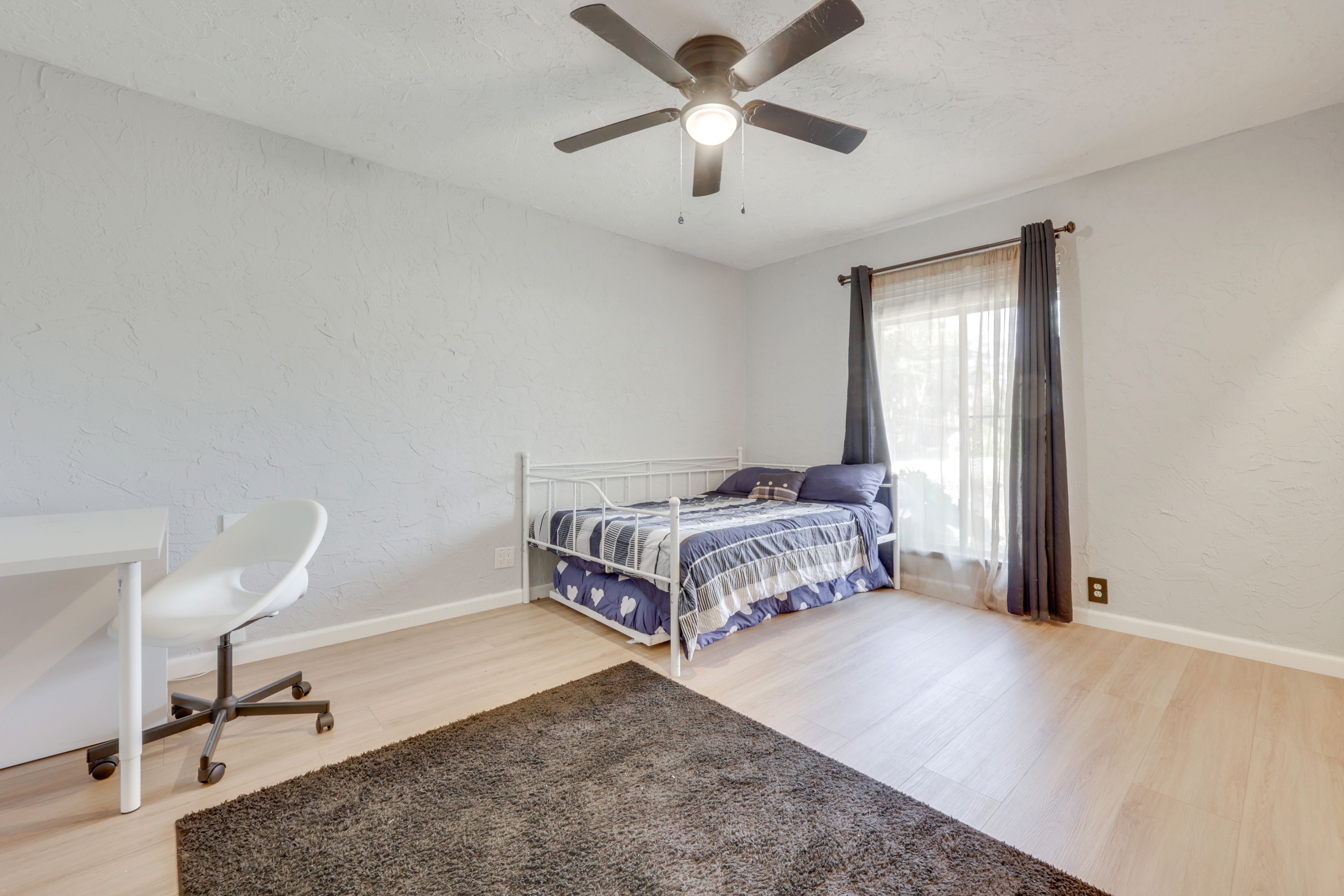 Bedroom 3 | Full Daybed w/ Twin Trundle (Convertible to King Bed)