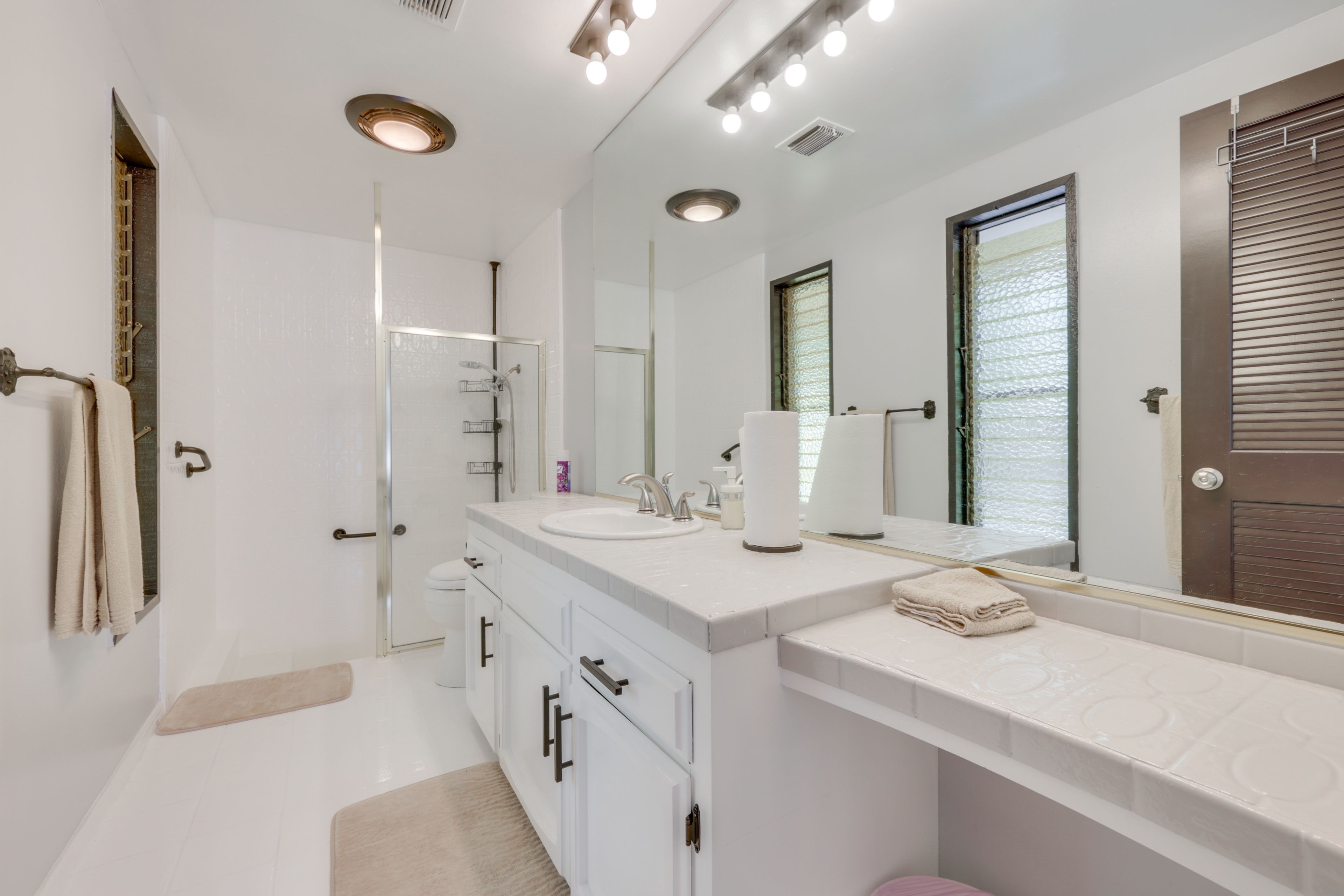 En-Suite Bathroom | Access via Bedroom 1 | Brand New Towels Provided