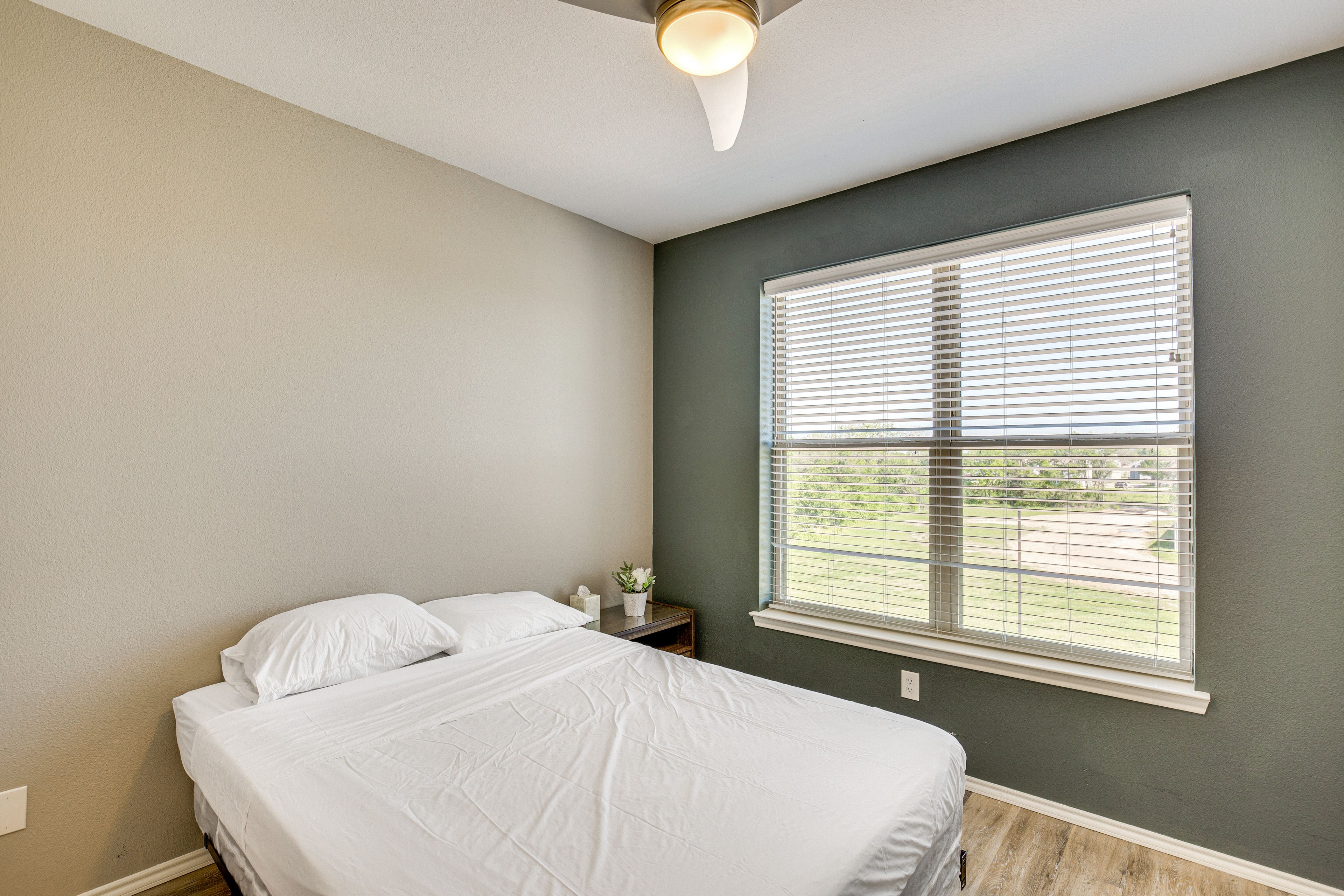 Bedroom | Queen Bed | En-Suite Bathroom