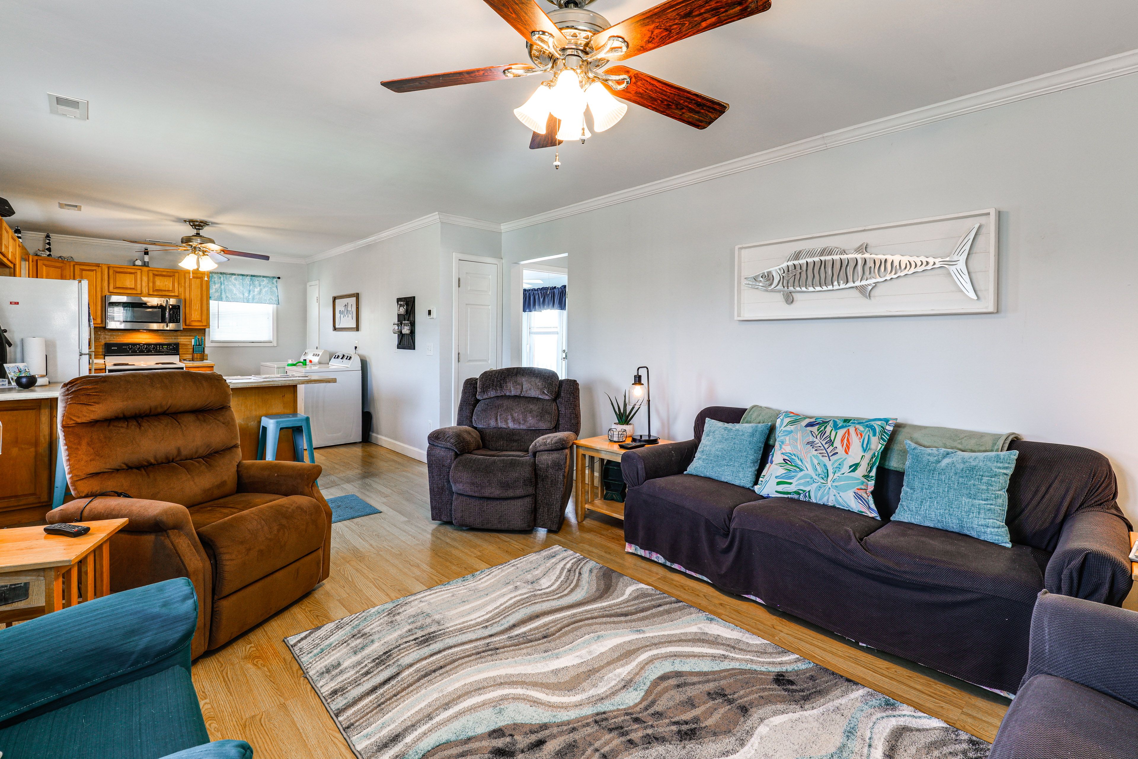 Living Room | Keyless Entry | Central Air Conditioning
