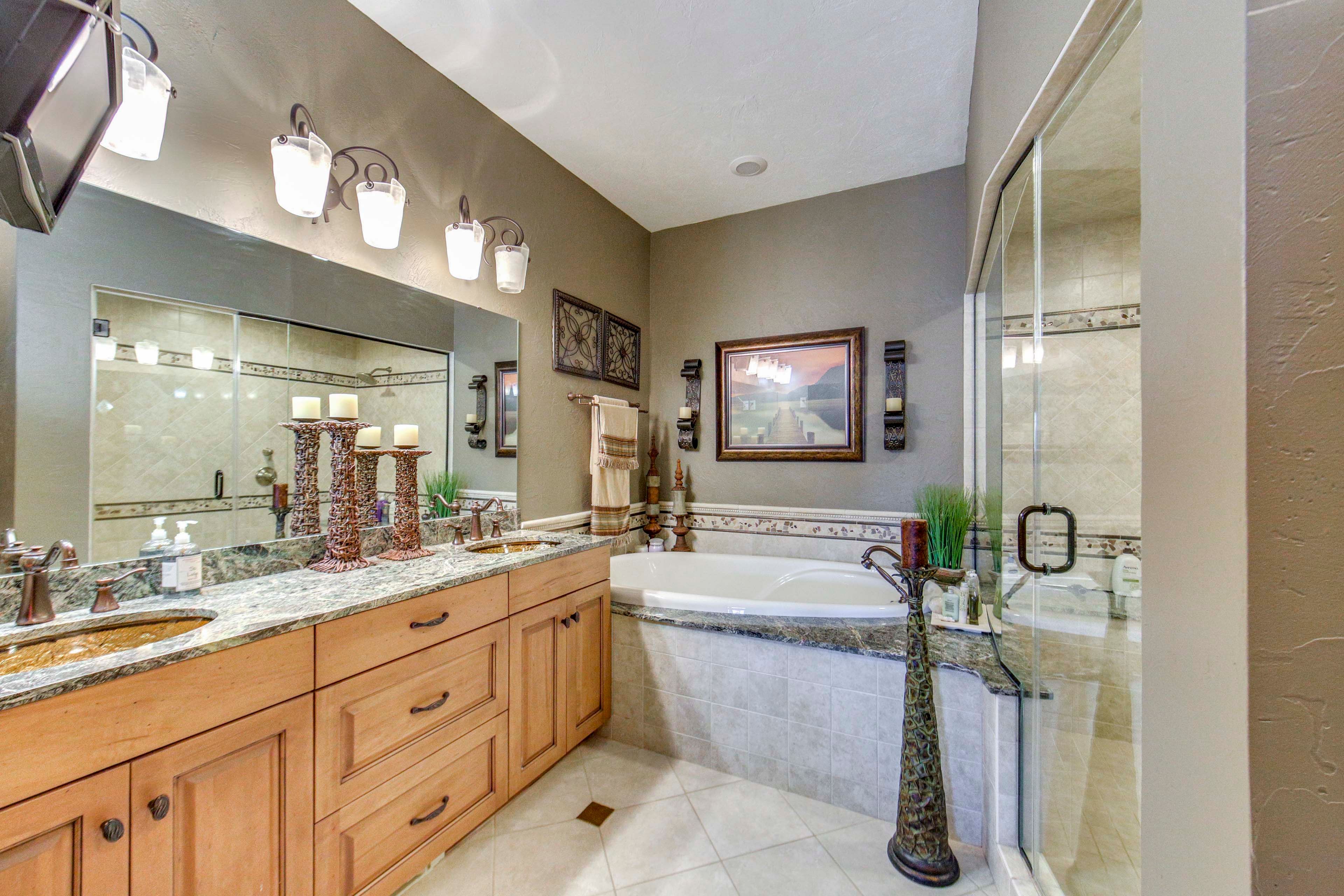 Bathroom | 2nd Floor