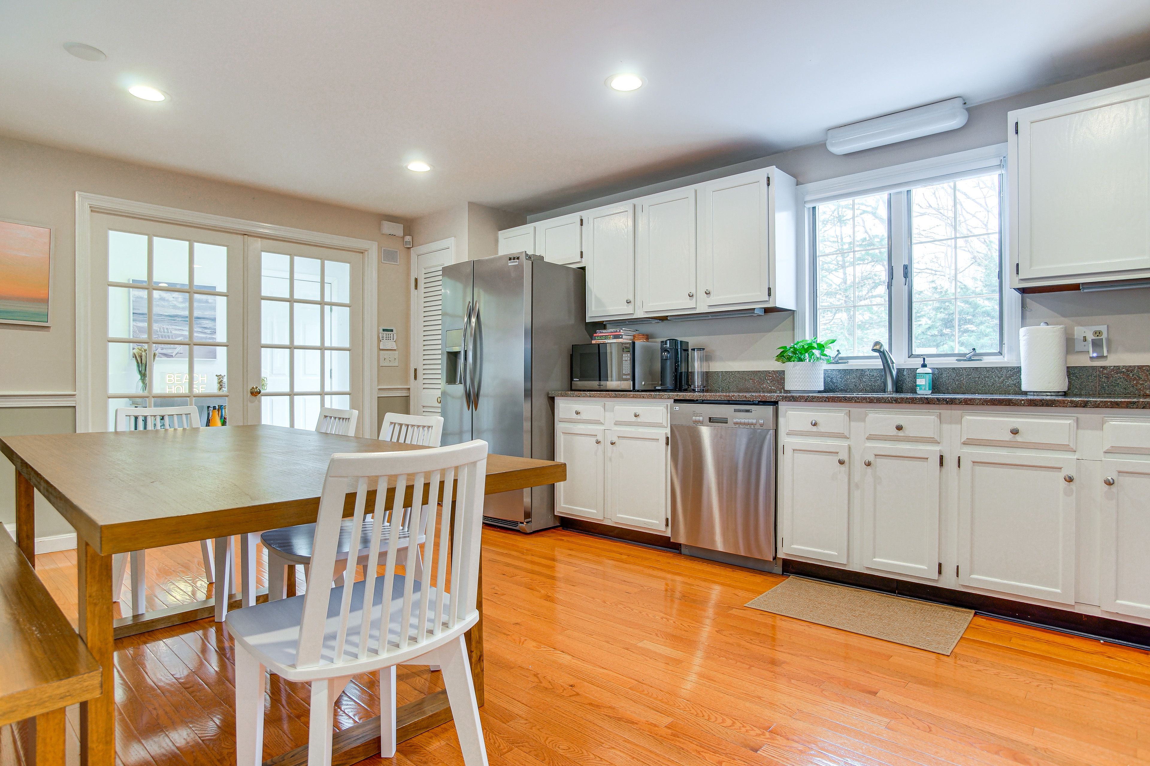 Kitchen | Dishwasher | Dining Area | 1st Floor