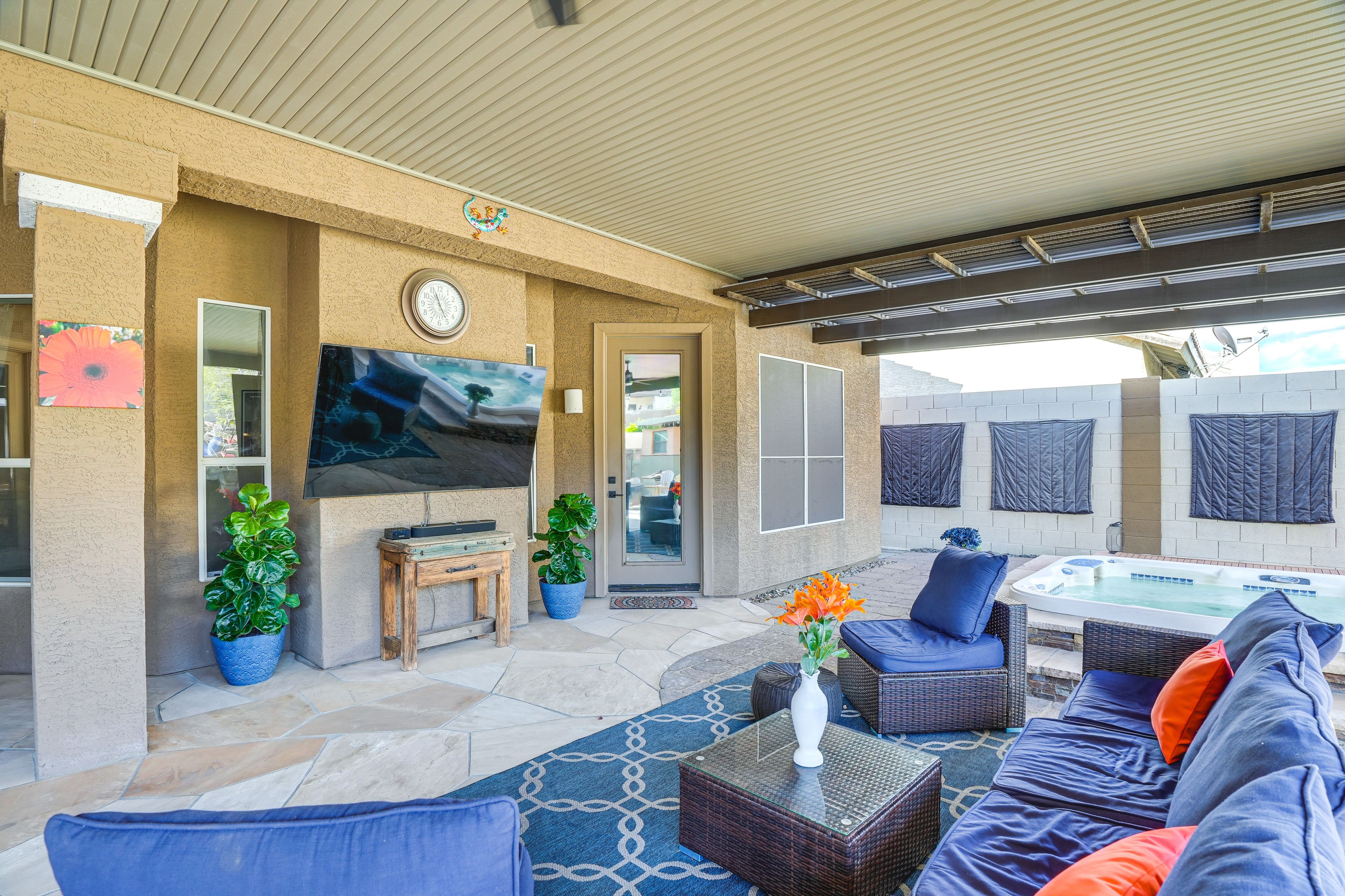Backyard | Smart TV | Hot Tub | Private Pool | Gas Grill