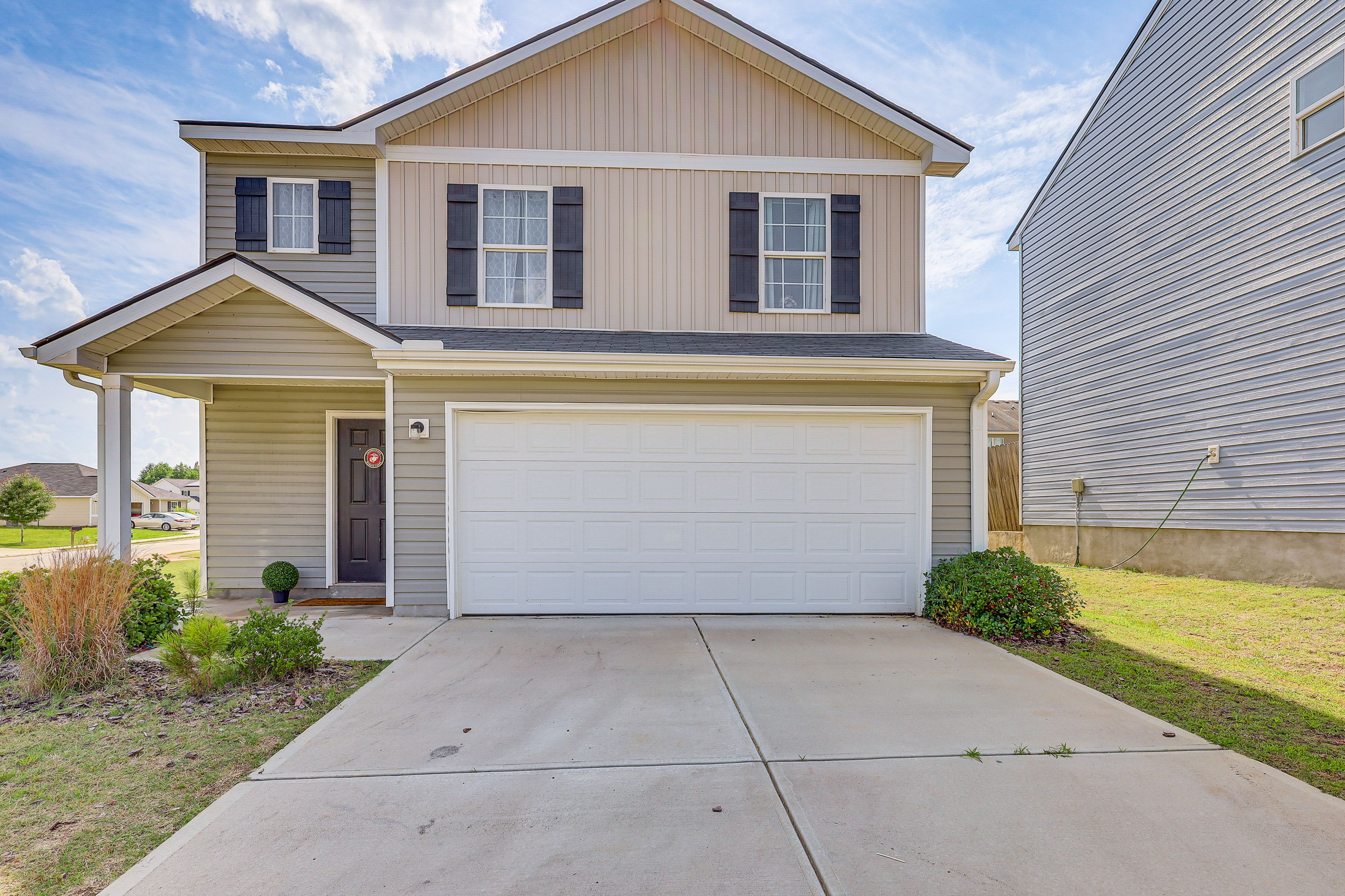 Bibb Vacation Rental | 3BR | 2BA | 1,614 Sq Ft | 1 Step to Enter