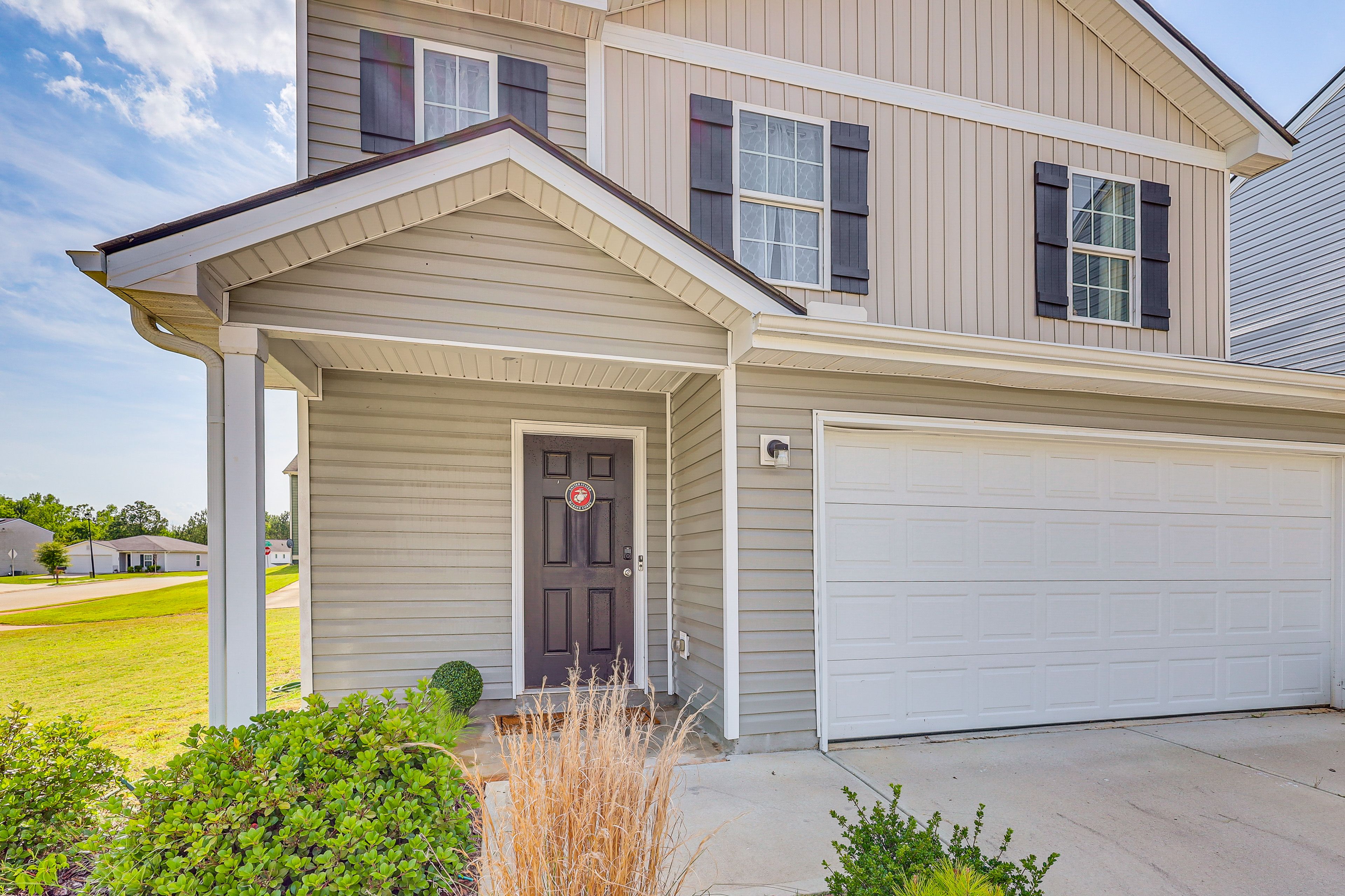 Exterior | Driveway (2 Vehicles) | RV/Trailer Parking