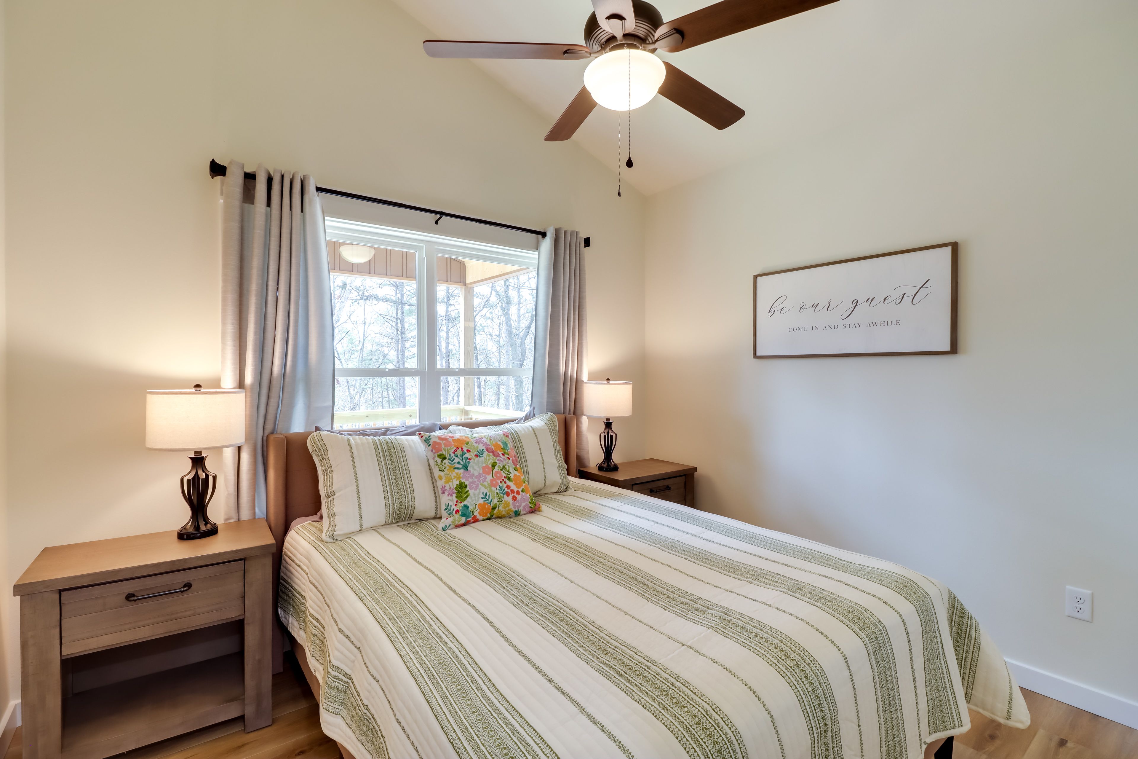 Bedroom 2 | Queen Bed | 1st Floor