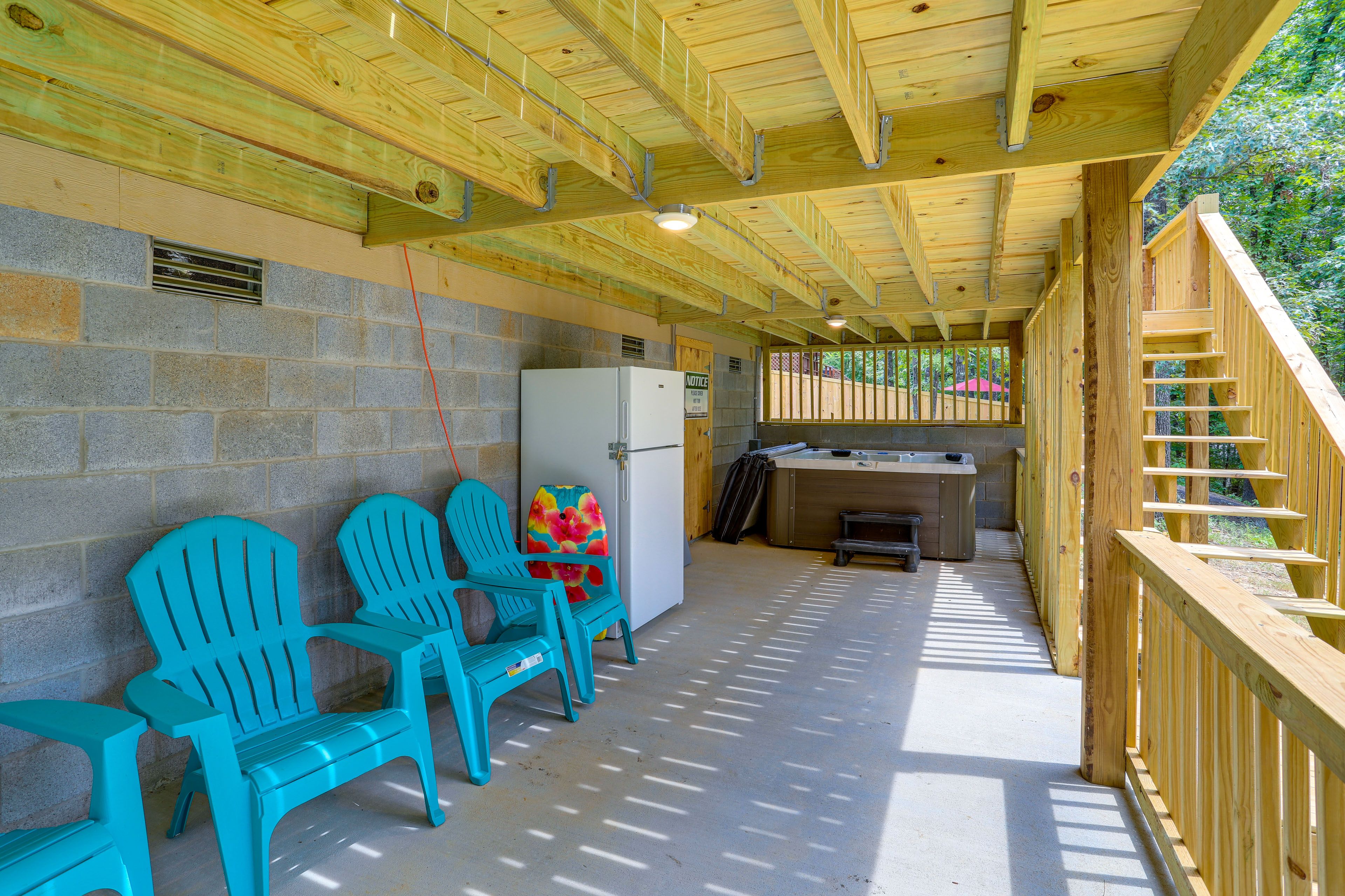 Covered Patio | Hot Tub