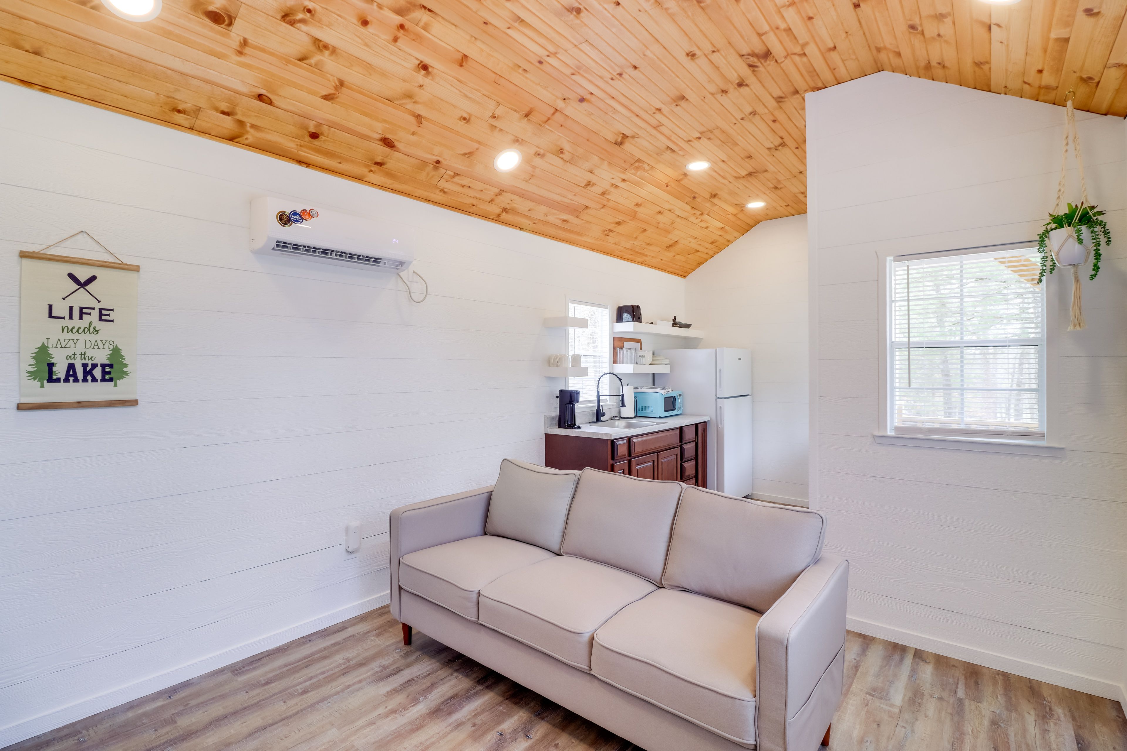 Tumbling Shoals Vacation Rental | 1BR | 1BA | 385 Sq Ft | Stairs Required