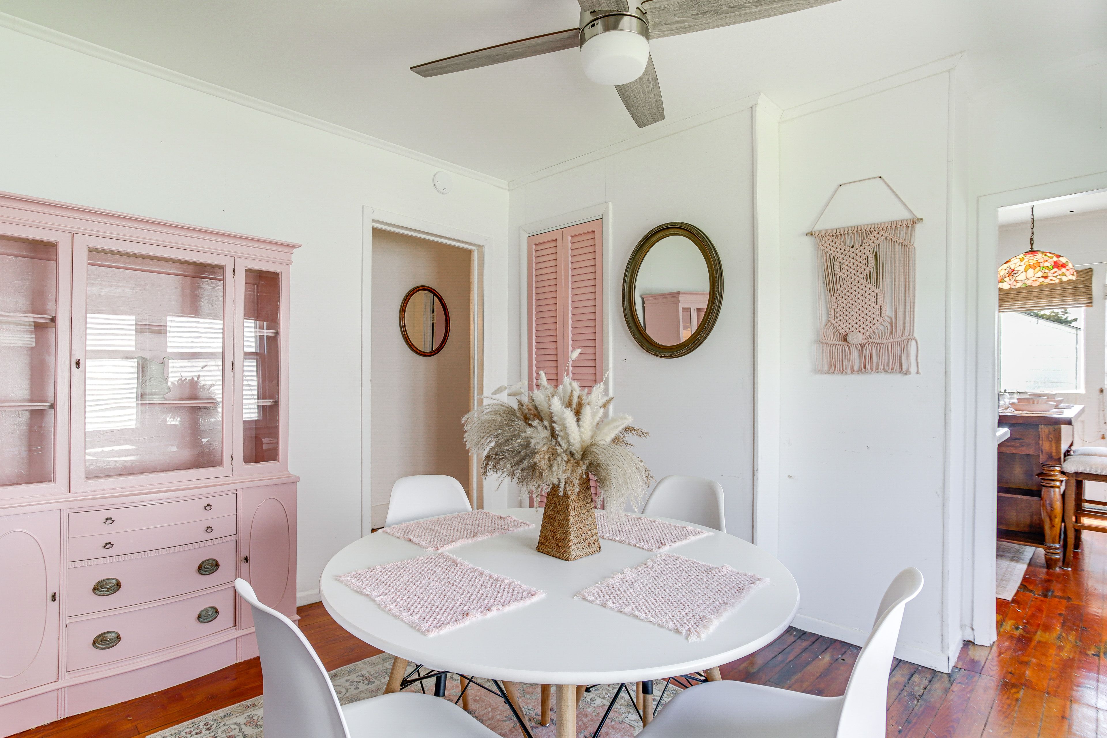 Dining Table | Dishware & Flatware