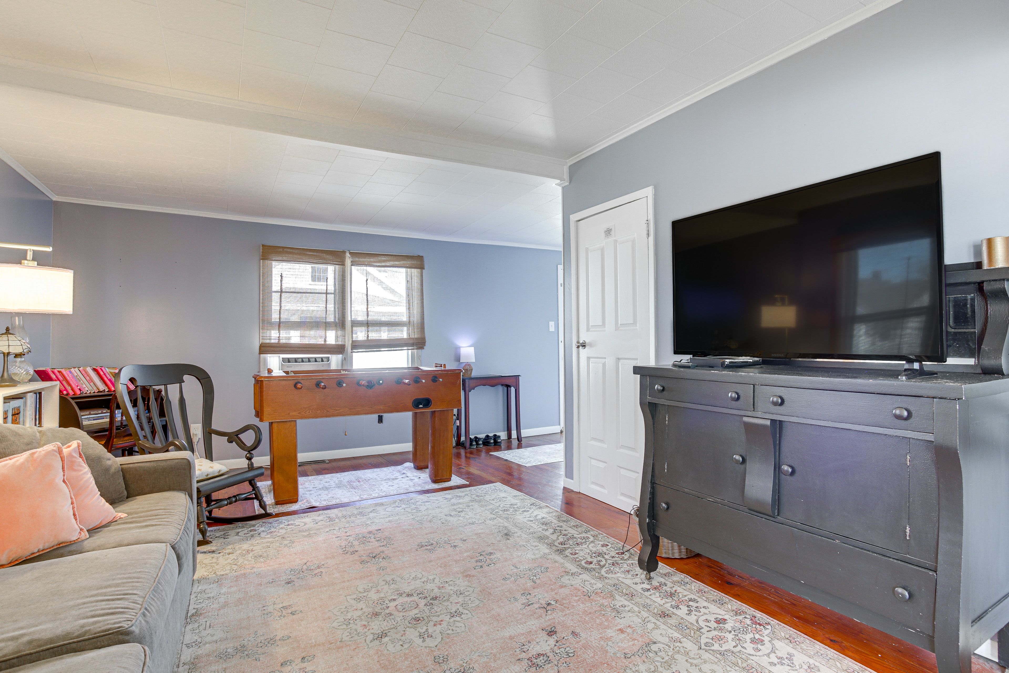 Living Room | Free WiFi | Central Heat | Board Games