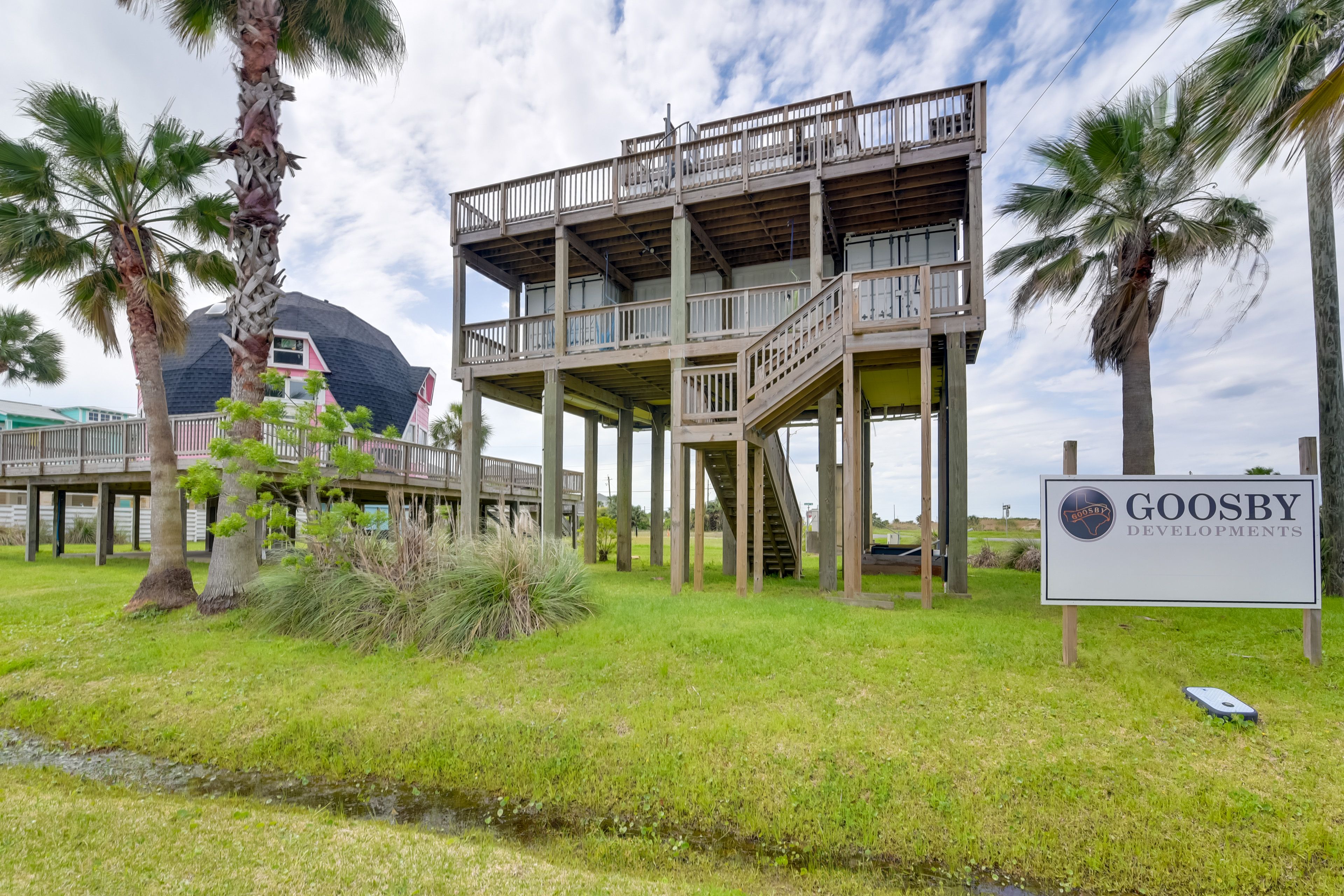 Exterior | 2-Story House | 0.3 Mi to Palm Beach Access