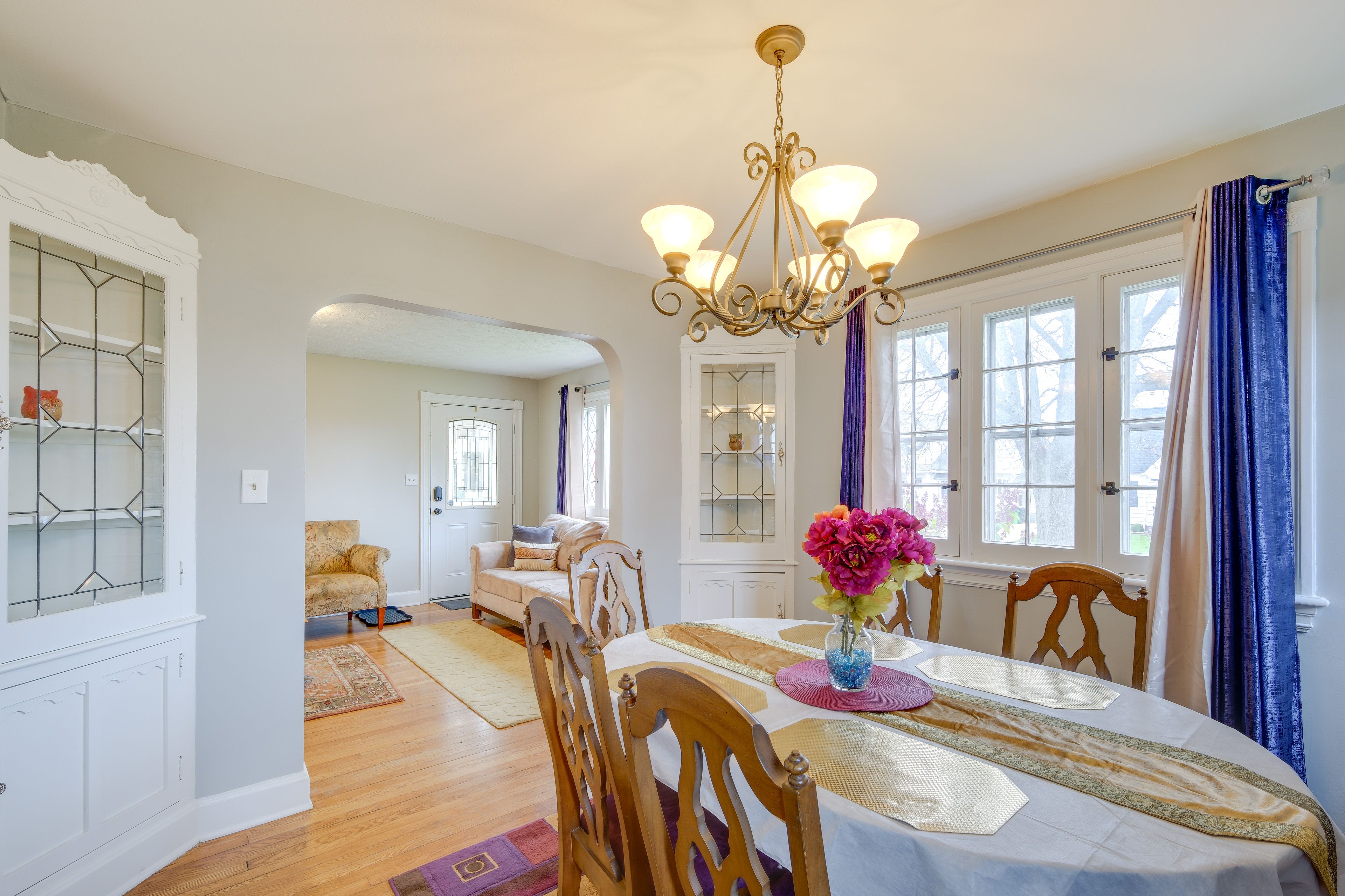 Dining Room | Dishware/Flatware Provided | 2nd Floor