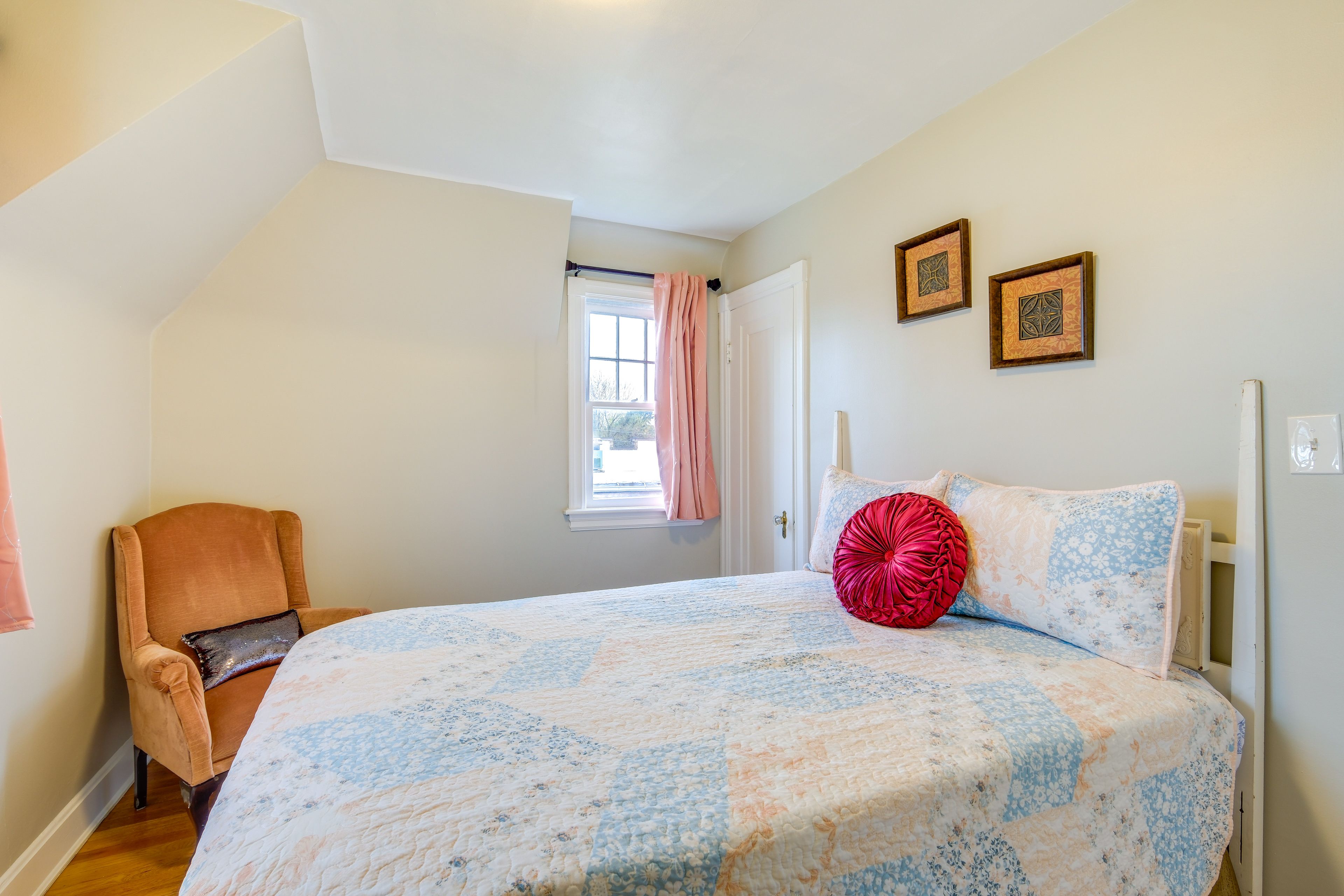 Bedroom 1 | Full Bed | 3rd Floor