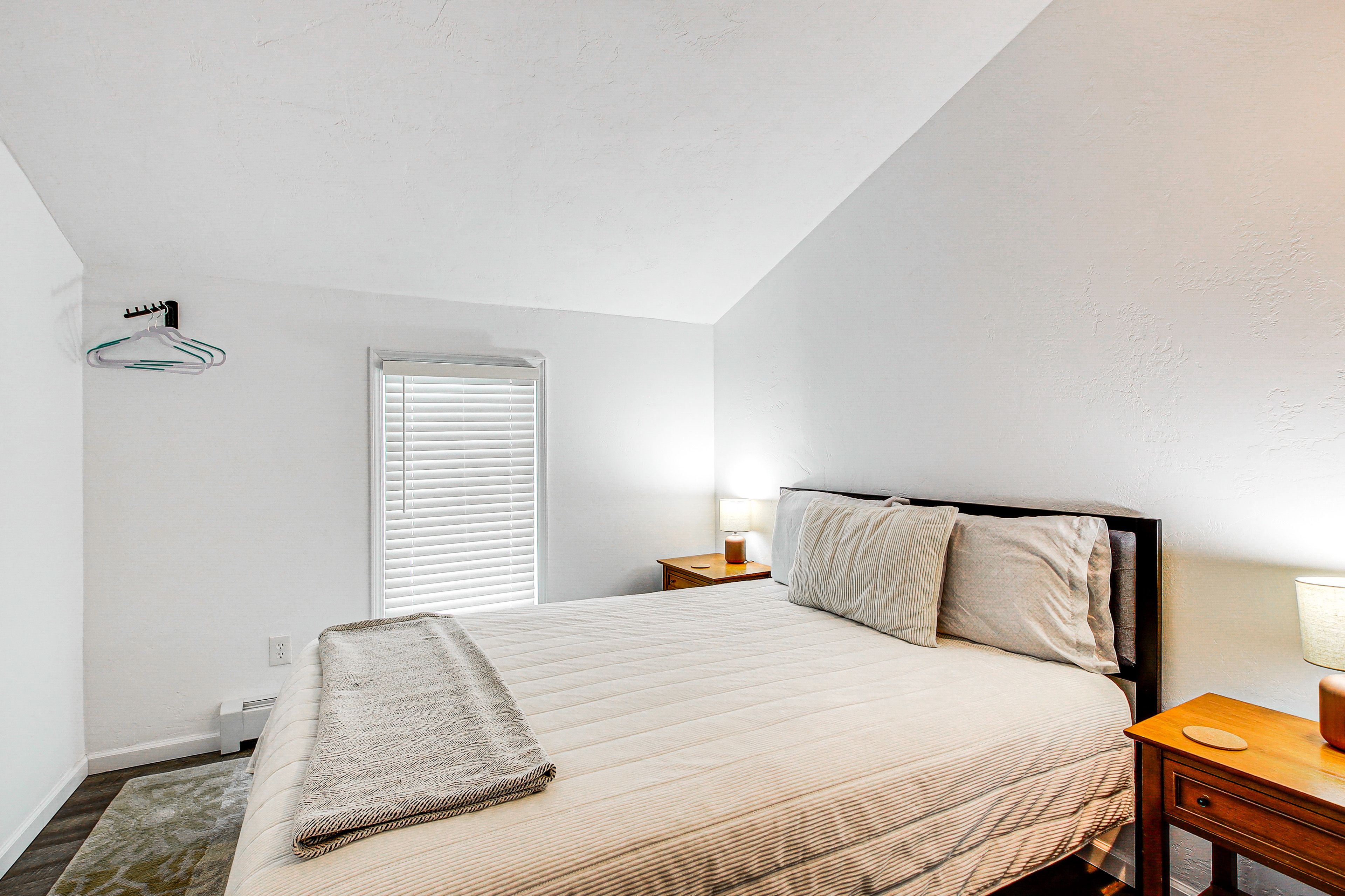 Bedroom 3 | Queen Bed | 2nd Floor