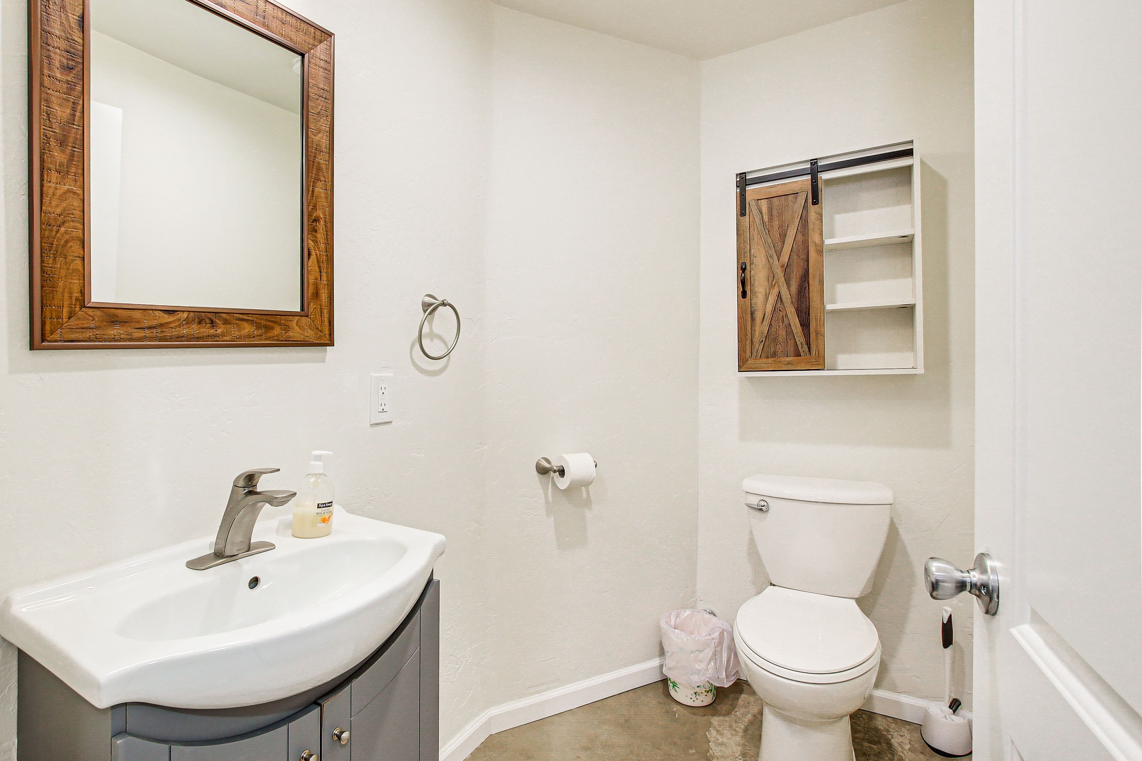 Half Bathroom | 1st Floor