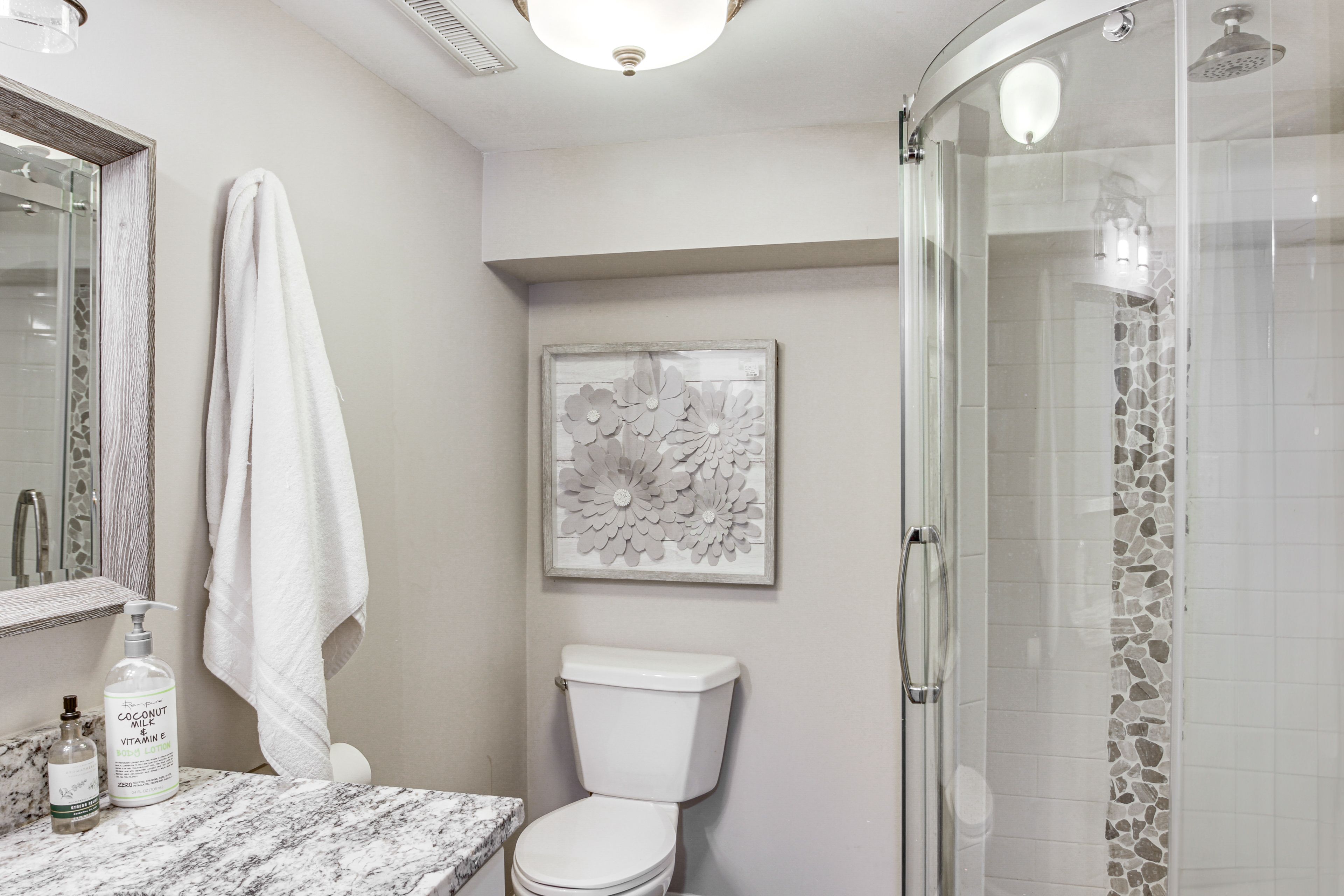 Full Bathroom | 1st Floor