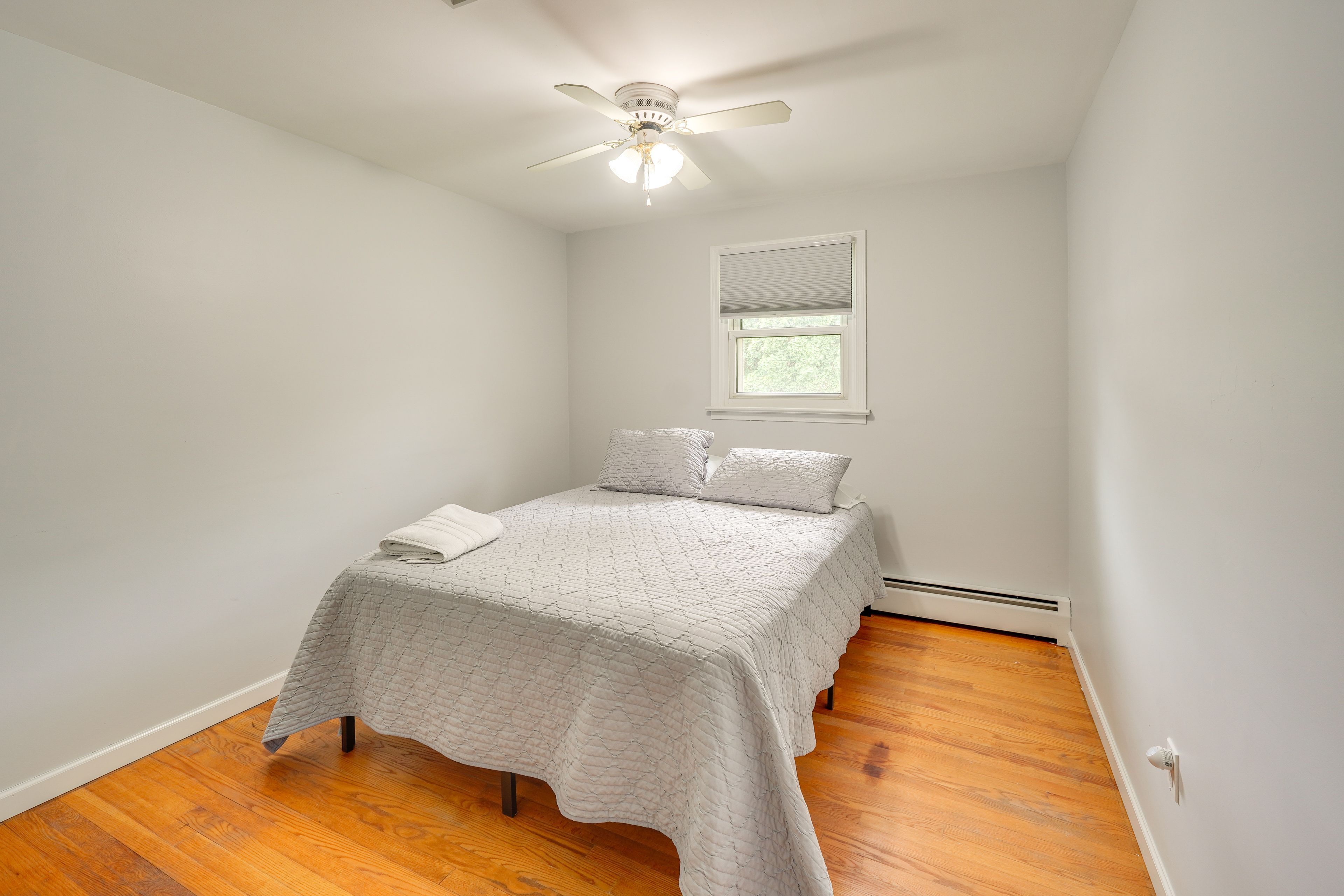 Bedroom 3 | Queen Bed | Main Floor
