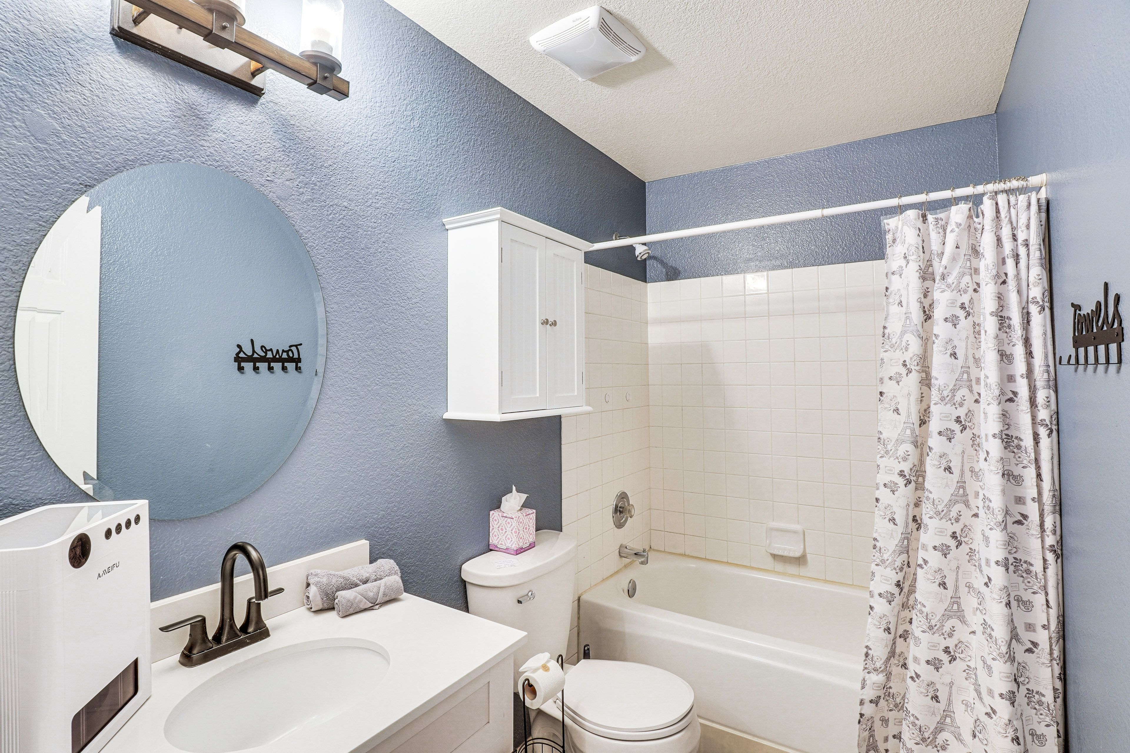 Bathroom | Towels Provided