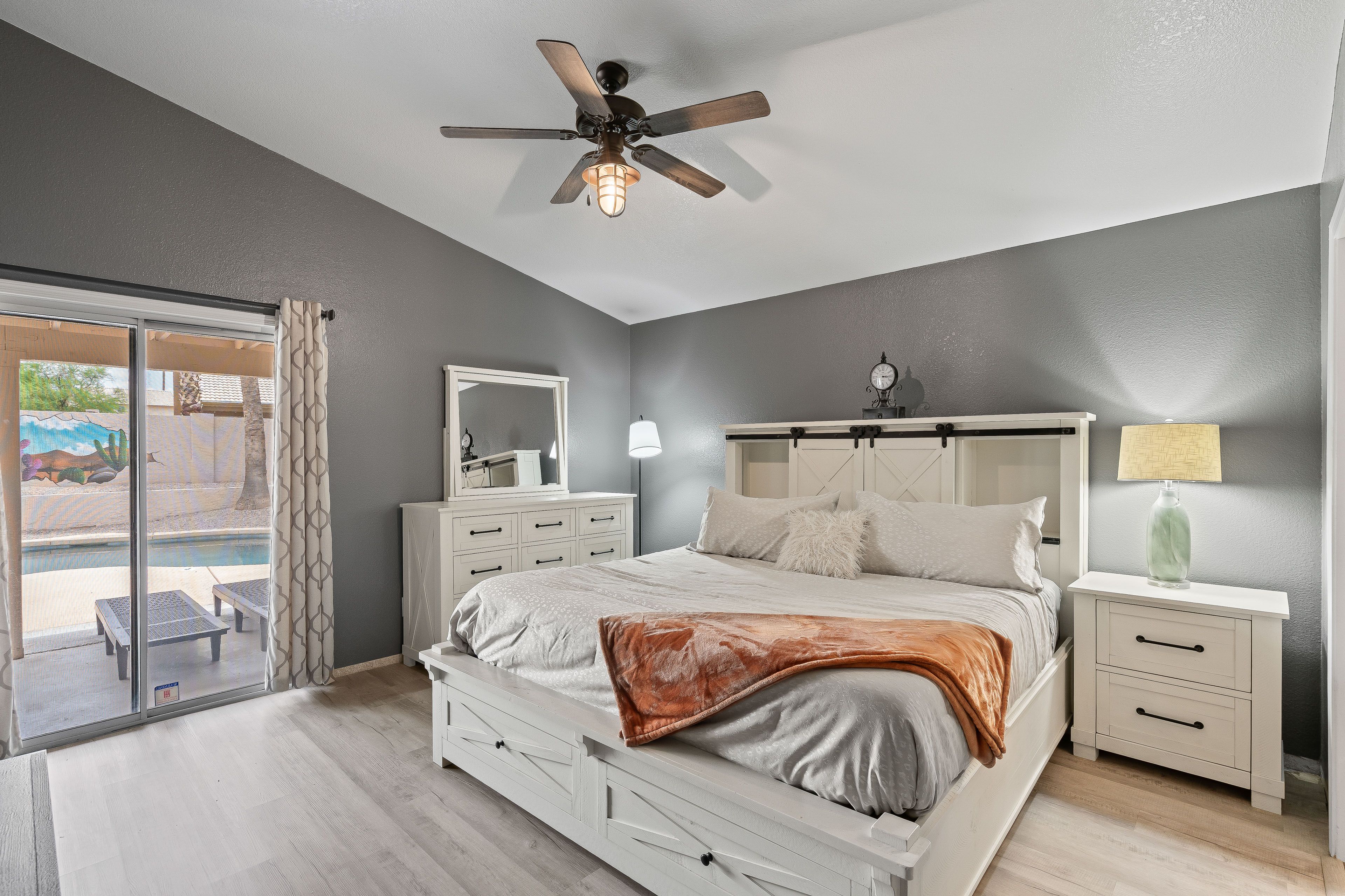 Bedroom 1 | King Bed