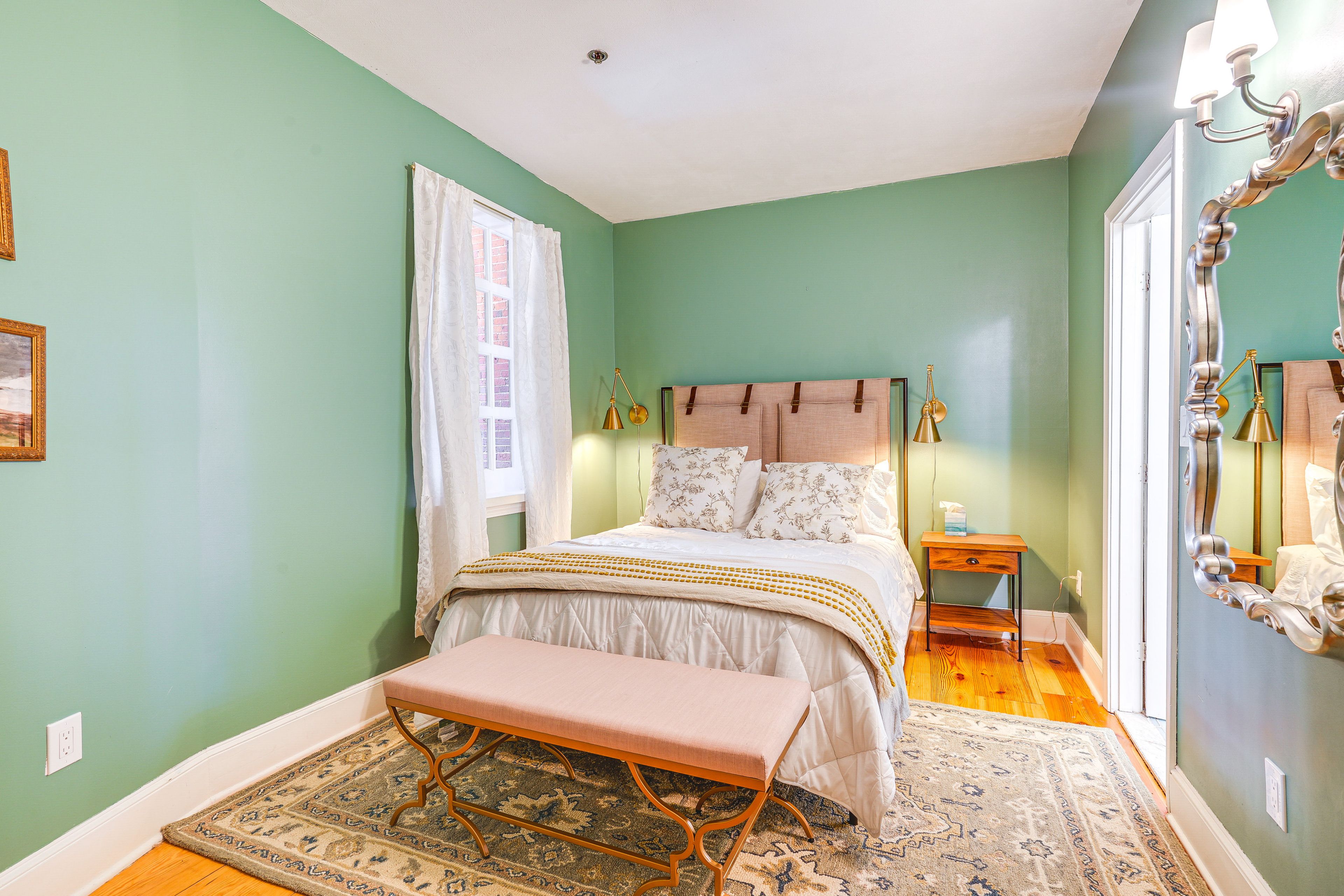 Bedroom 2 | Full Bed | Smart TV | Upper Level
