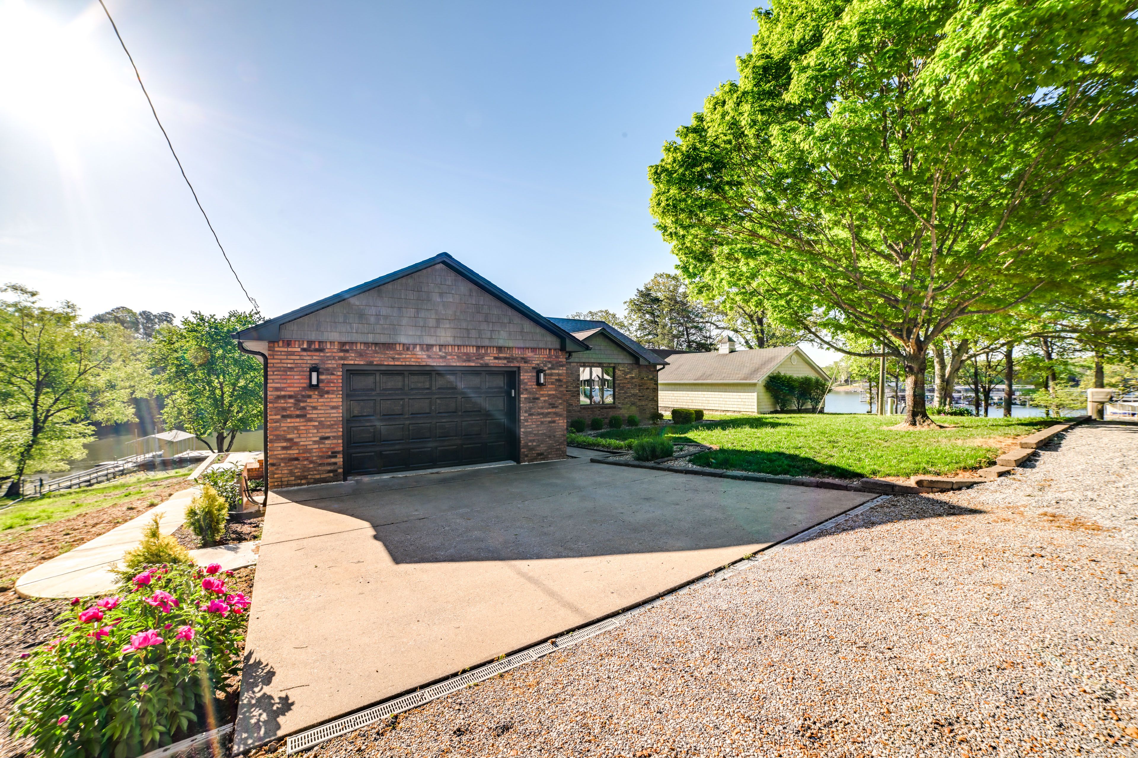Exterior | Garage (1 Vehicle) | Driveway (2 Vehicles)