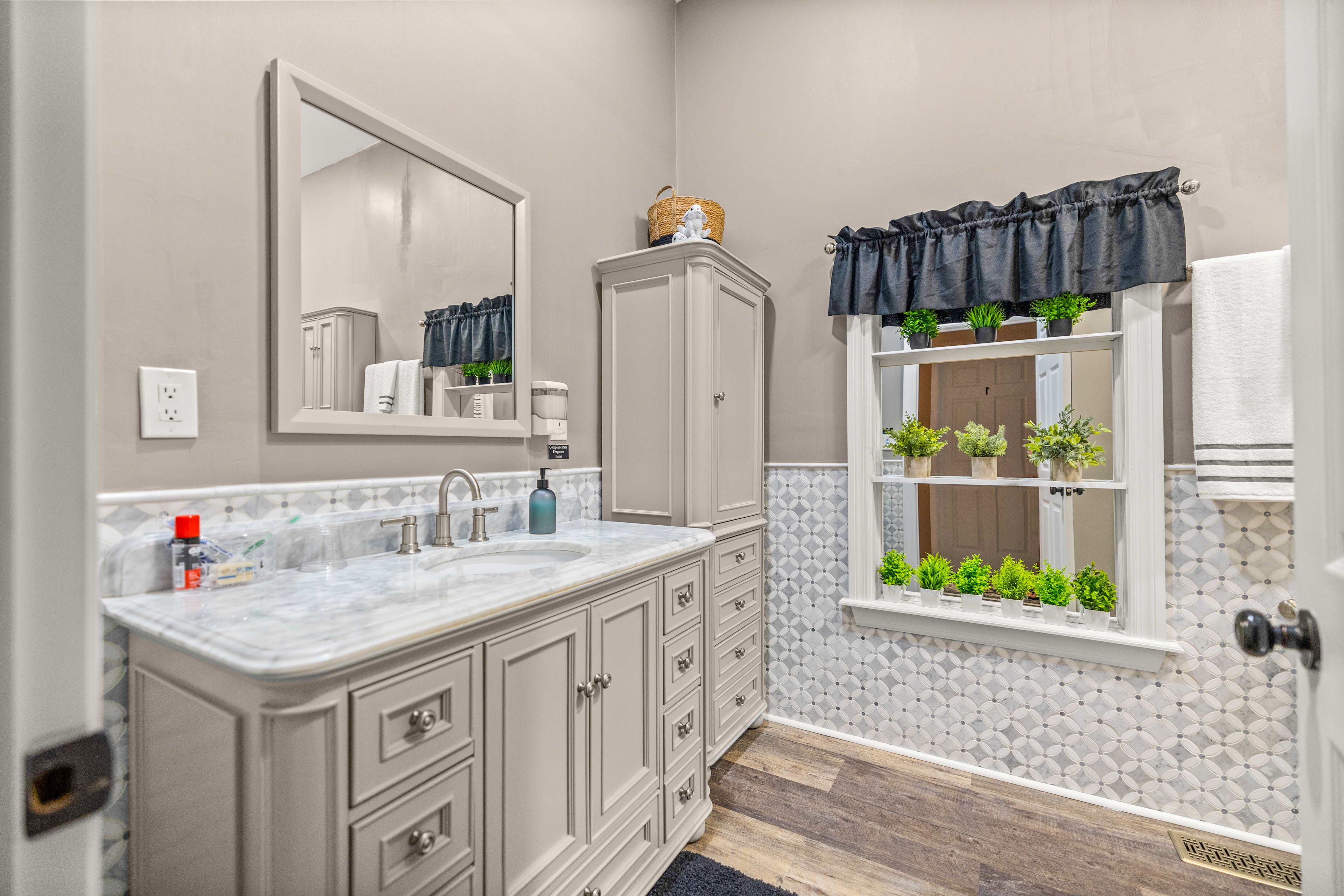Full Bathroom