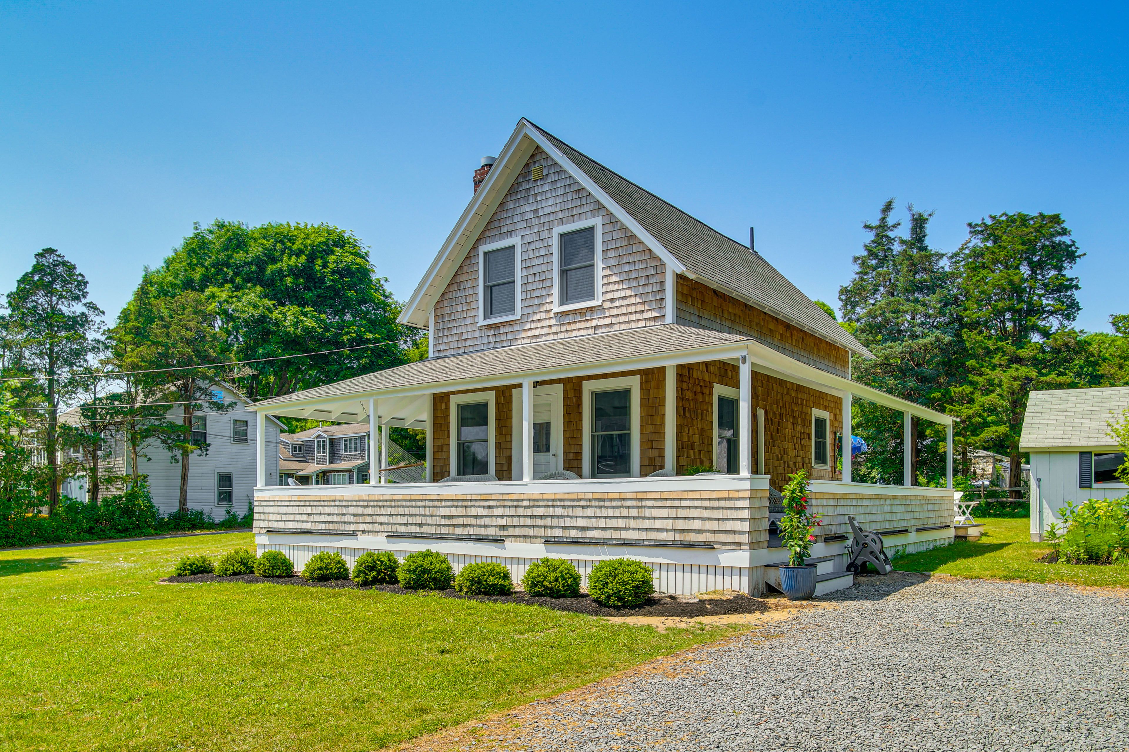 Pocasset Vacation Rental | 2BR | 2BA | 1,032 Sq Ft | 4 Steps Required